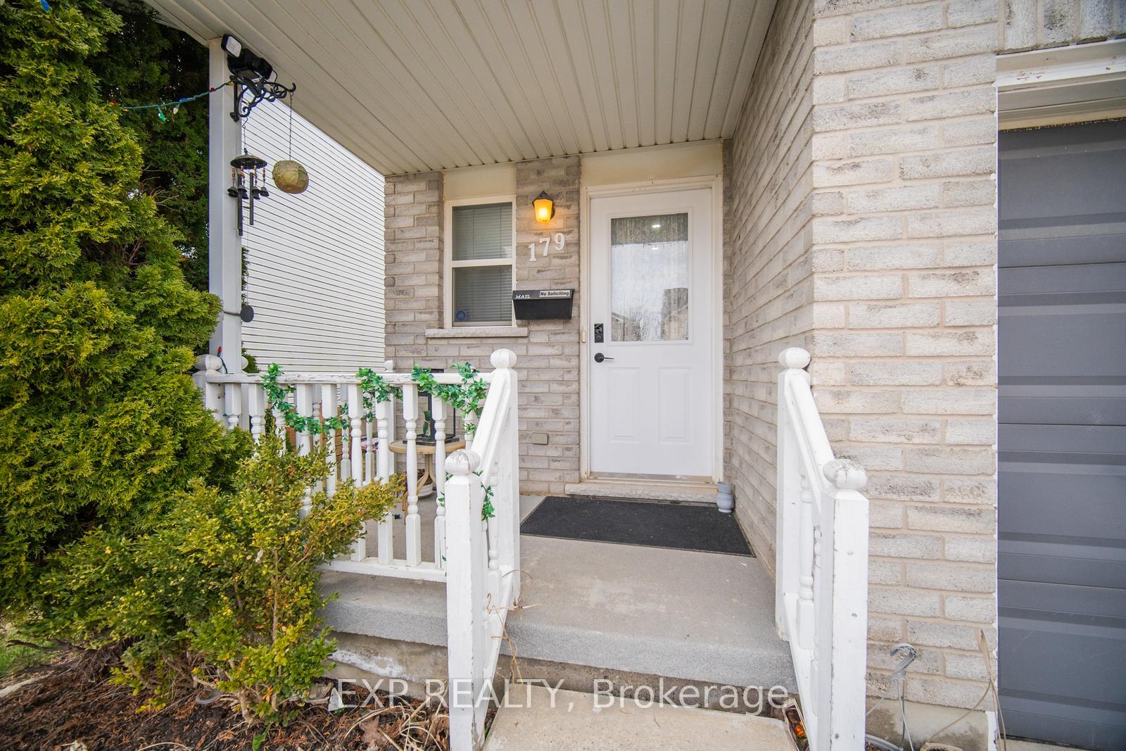 Photo 3 of 179 Henhoeffer Crescent, Kitchener, Larentian West — HOMEH