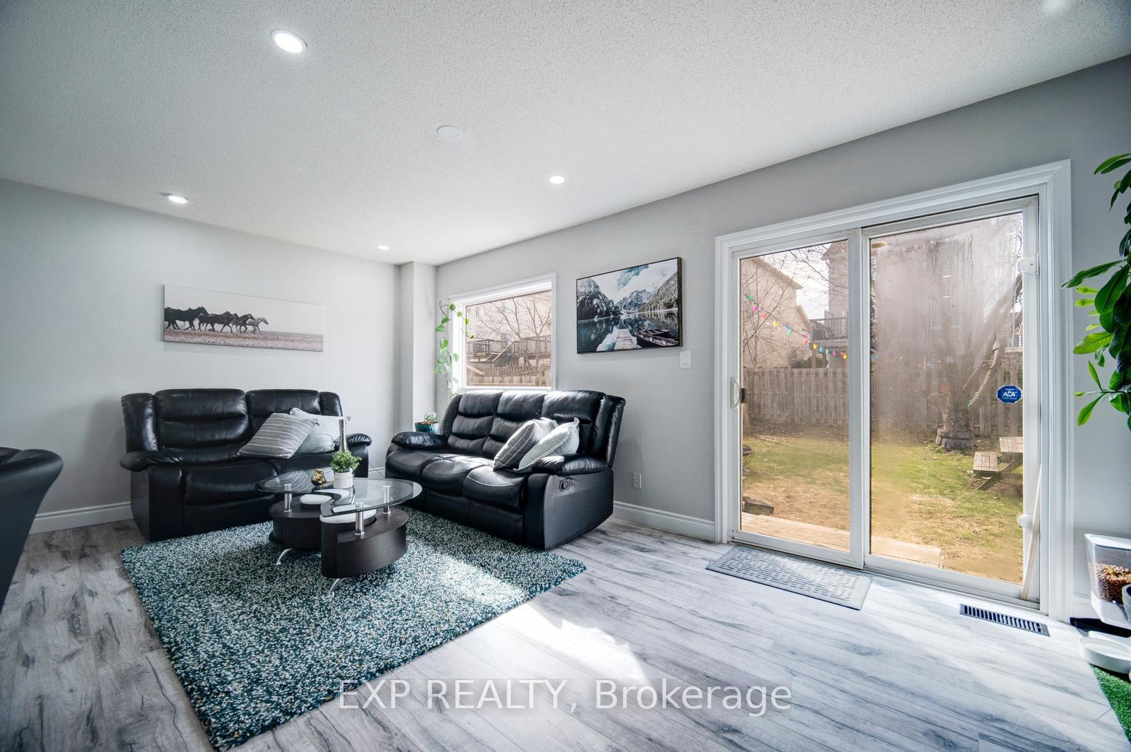 Photo 5 of 179 Henhoeffer Crescent, Kitchener, Larentian West — HOMEH