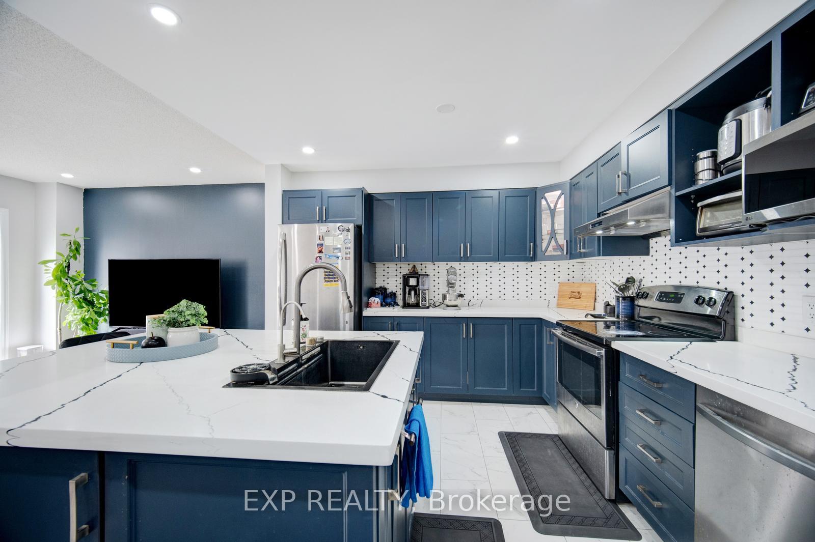 Photo 9 of 179 Henhoeffer Crescent, Kitchener, Larentian West — HOMEH