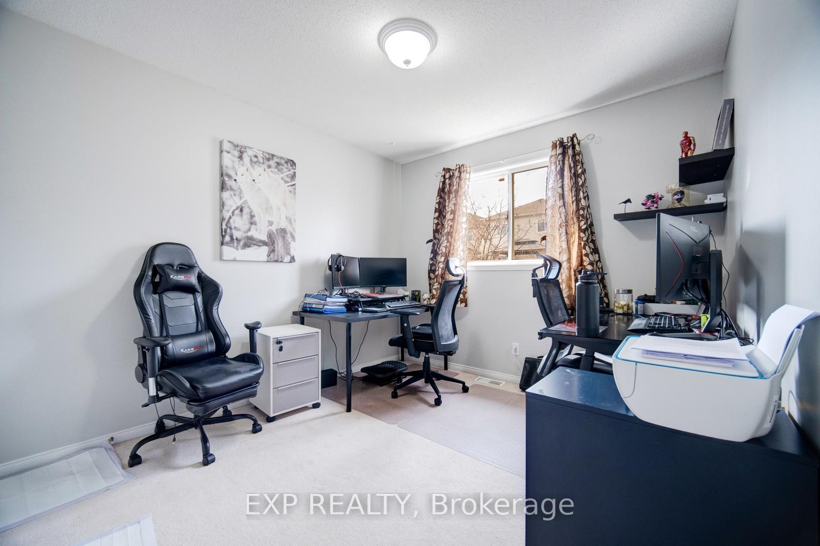 Photo 14 of 179 Henhoeffer Crescent, Kitchener, Larentian West — HOMEH