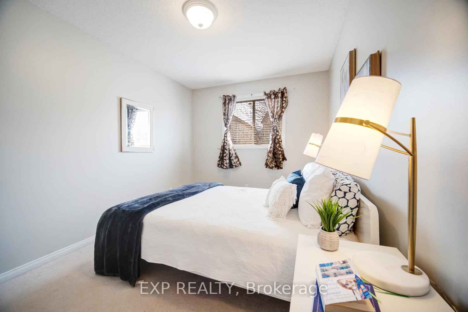 Photo 17 of 179 Henhoeffer Crescent, Kitchener, Larentian West — HOMEH