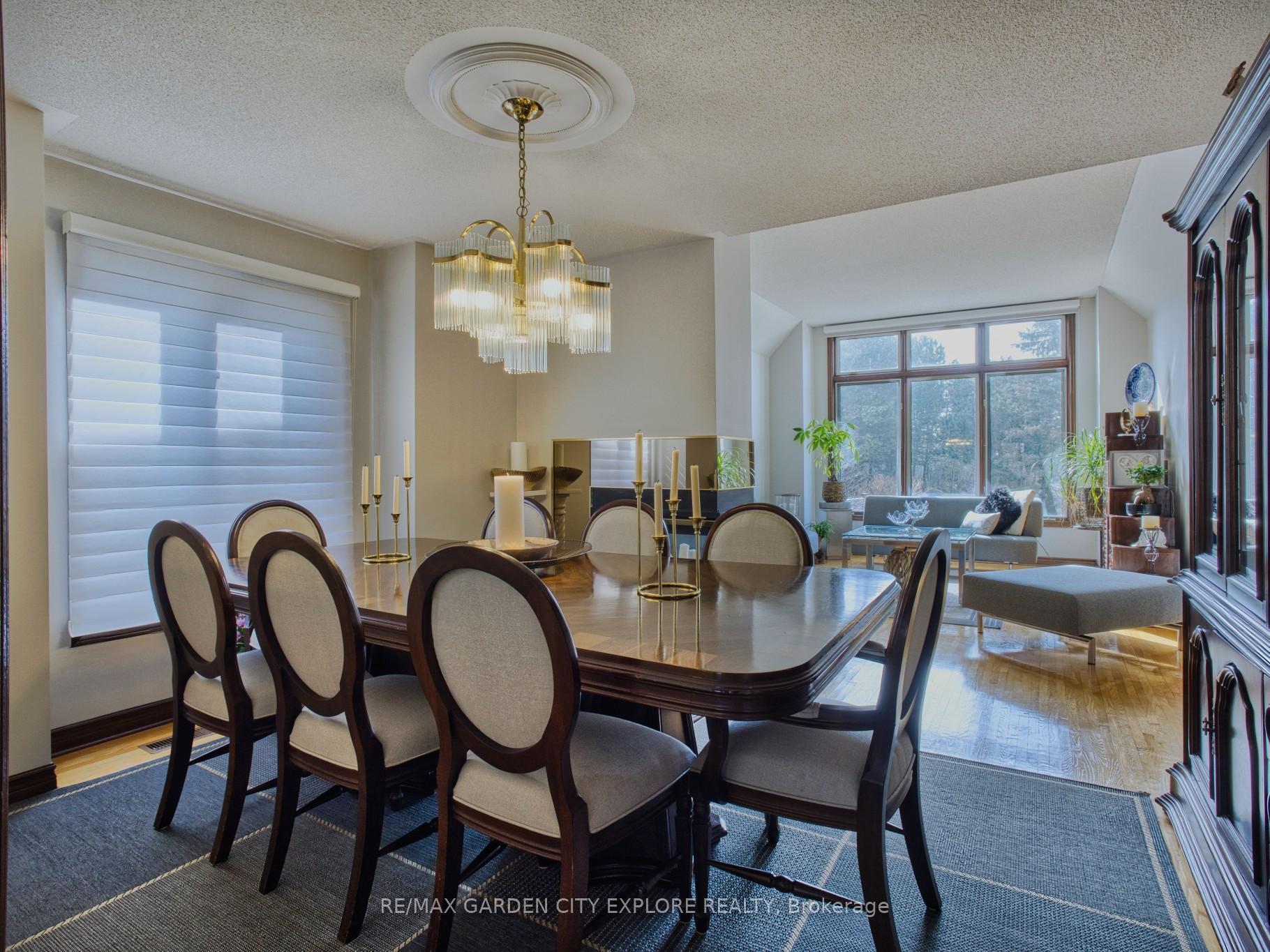 Photo 10 of 19 Southgate Circle, St. Catharines, Burleigh Hill — HOMEH