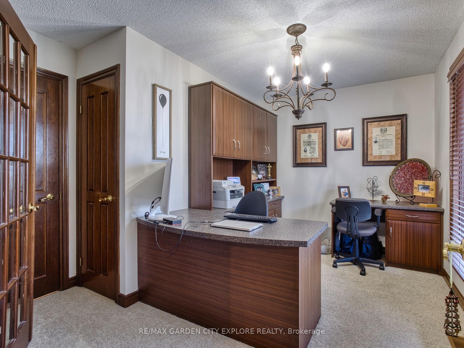 Photo 45 of 19 Southgate Circle, St. Catharines, Burleigh Hill — HOMEH