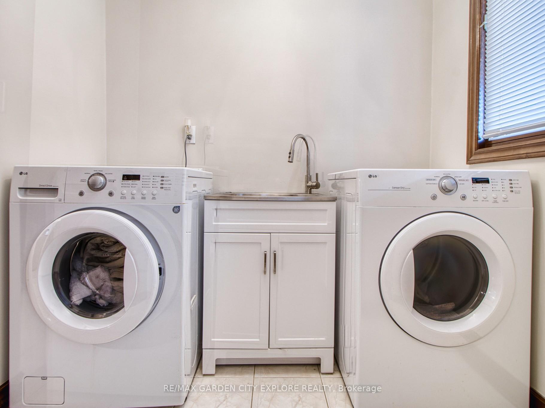 Photo 14 of 19 Southgate Circle, St. Catharines, Burleigh Hill — HOMEH