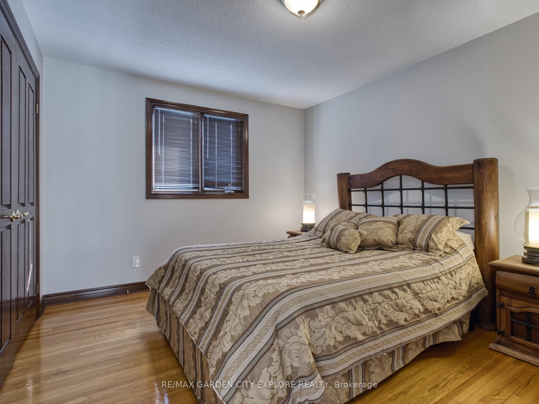Photo 47 of 19 Southgate Circle, St. Catharines, Burleigh Hill — HOMEH