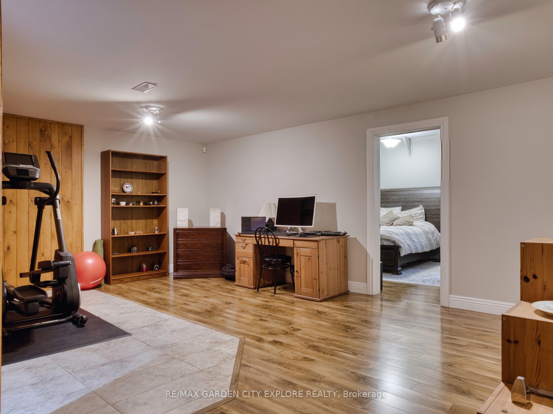 Photo 39 of 19 Southgate Circle, St. Catharines, Burleigh Hill — HOMEH