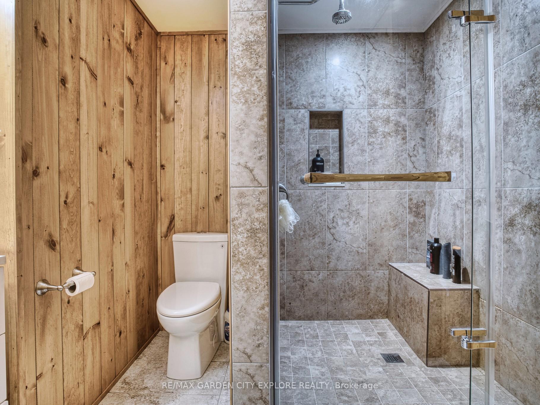 Photo 43 of 19 Southgate Circle, St. Catharines, Burleigh Hill — HOMEH