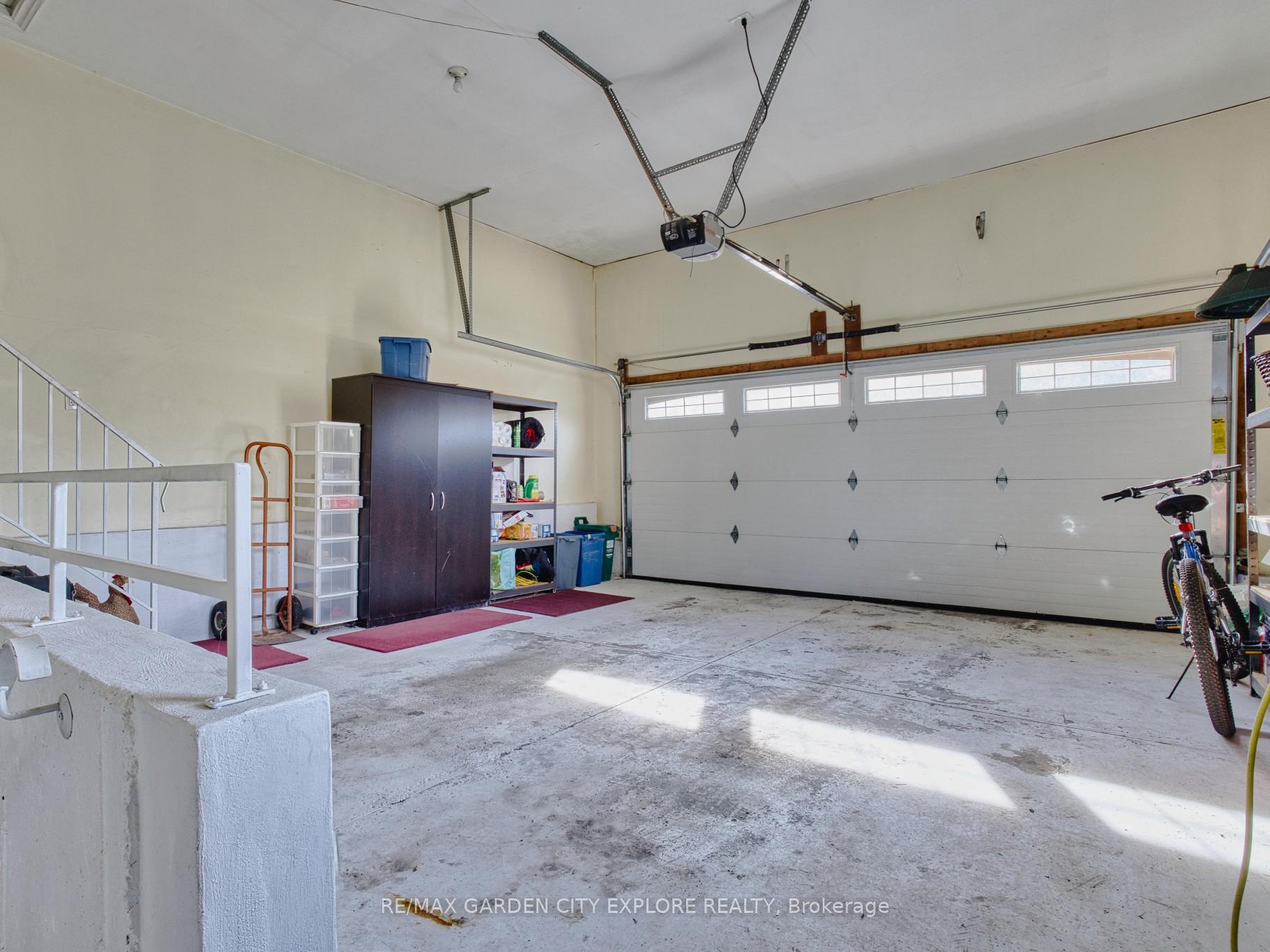 Photo 25 of 19 Southgate Circle, St. Catharines, Burleigh Hill — HOMEH