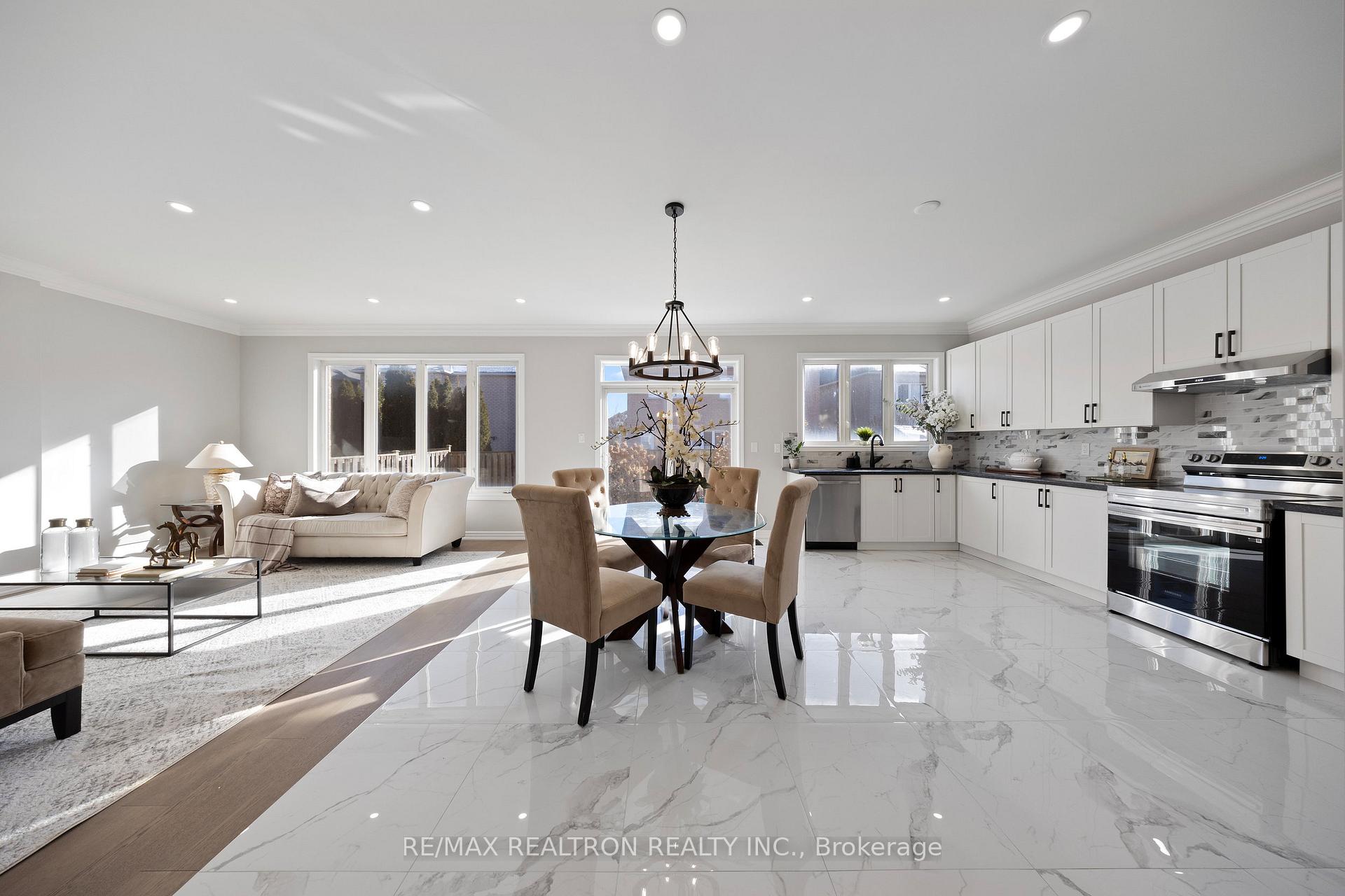Photo 12 of 111 Saffron Street, Markham, Greensborough — HOMEH