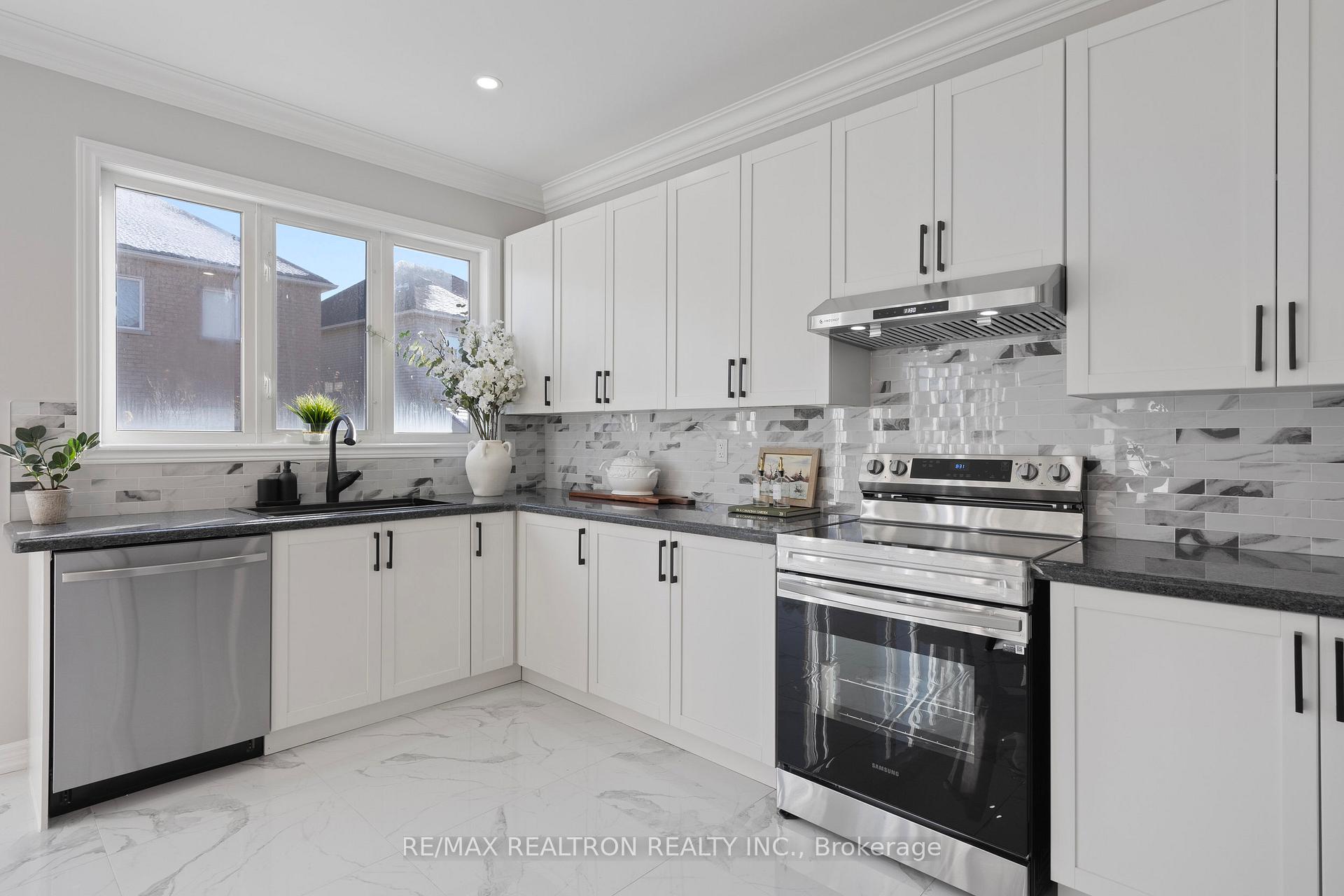 Photo 17 of 111 Saffron Street, Markham, Greensborough — HOMEH