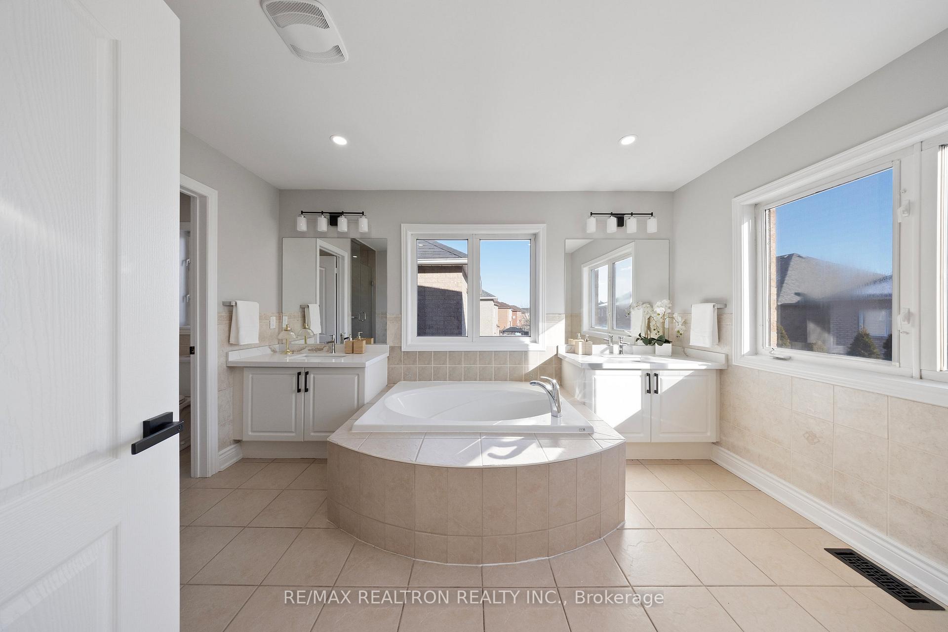 Photo 28 of 111 Saffron Street, Markham, Greensborough — HOMEH