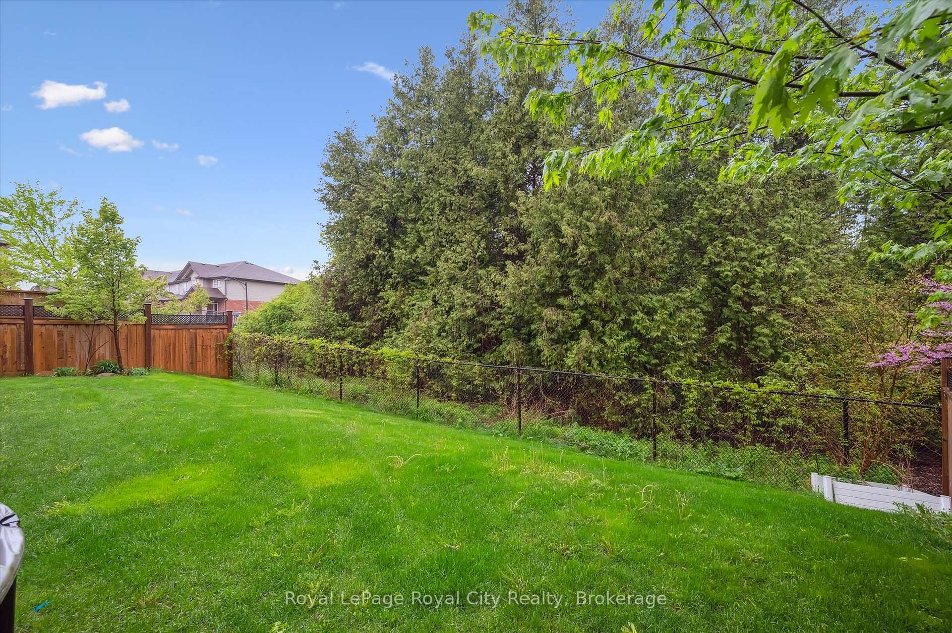 Photo 31 of 38 Marshall Drive, Guelph, Grange Road — HOMEH
