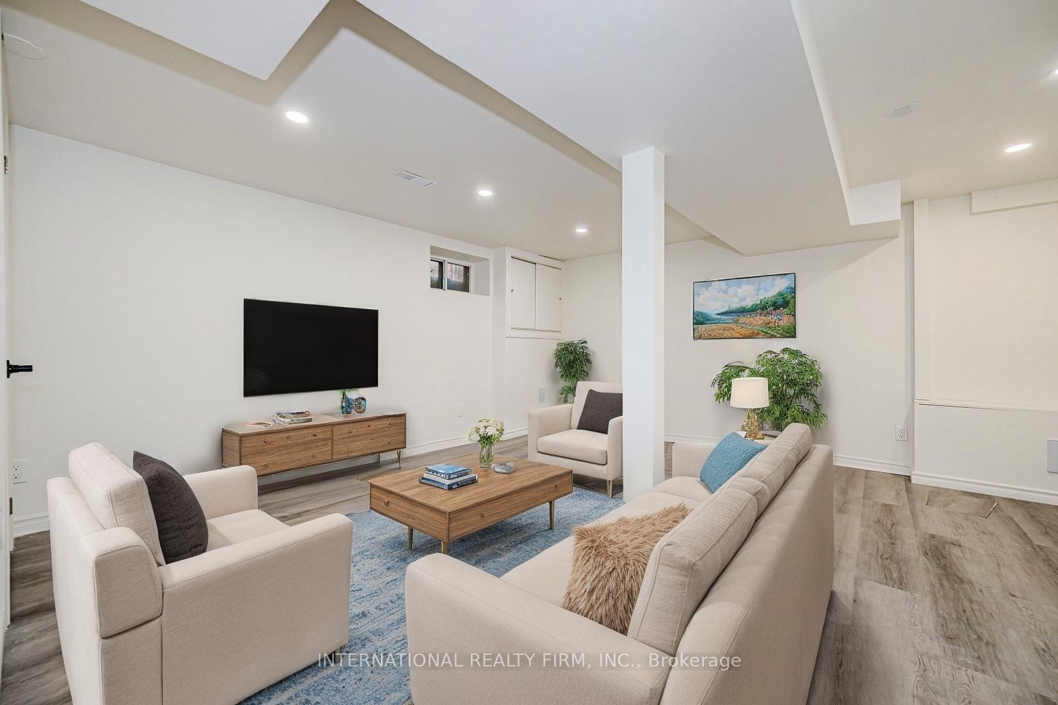 Photo 13 of 294 Emerald Street N, Hamilton, Landsdale — HOMEH