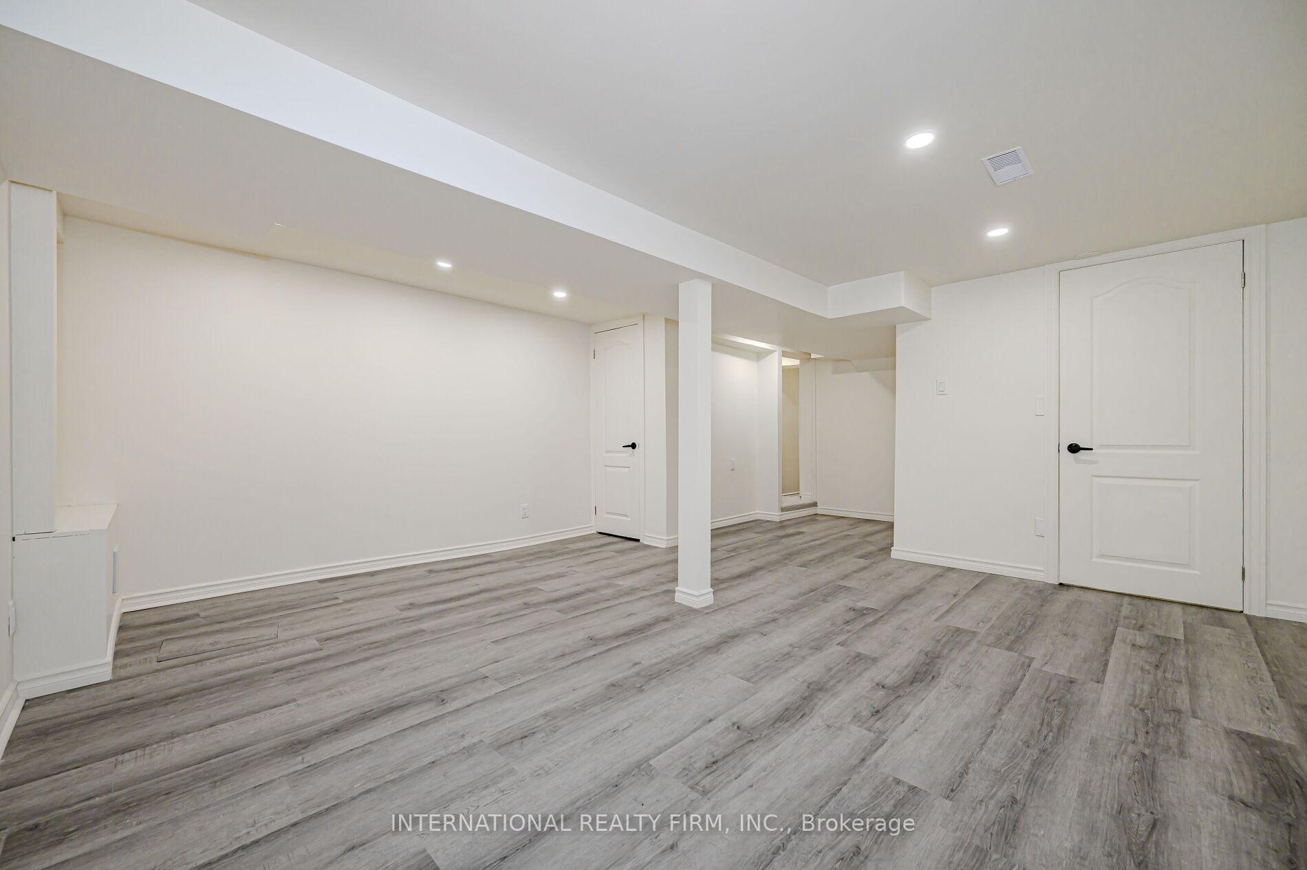 Photo 18 of 294 Emerald Street N, Hamilton, Landsdale — HOMEH