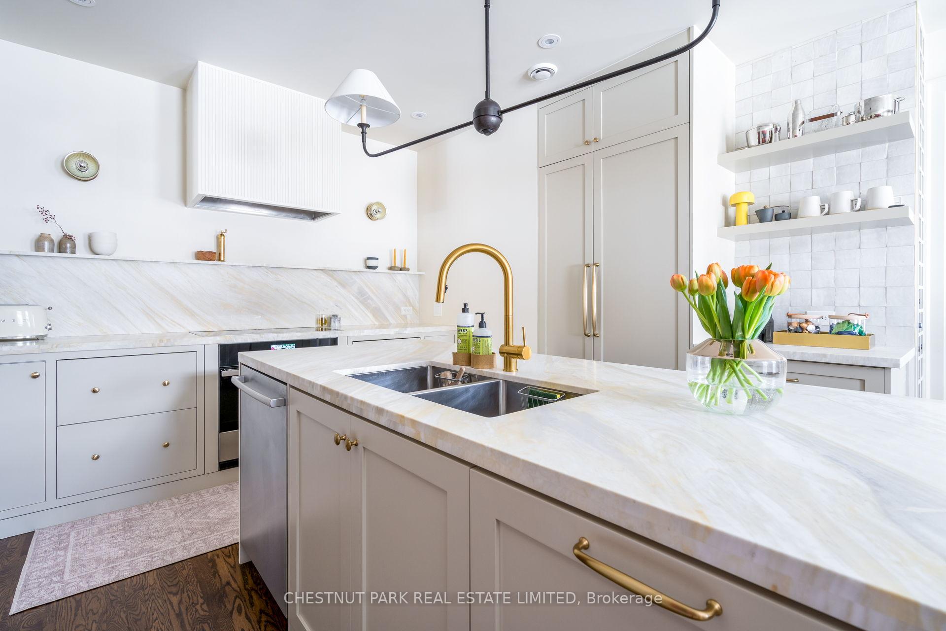 Photo 14 of 105 Lascelles Boulevard, Toronto, Yonge-Eglinton — HOMEH