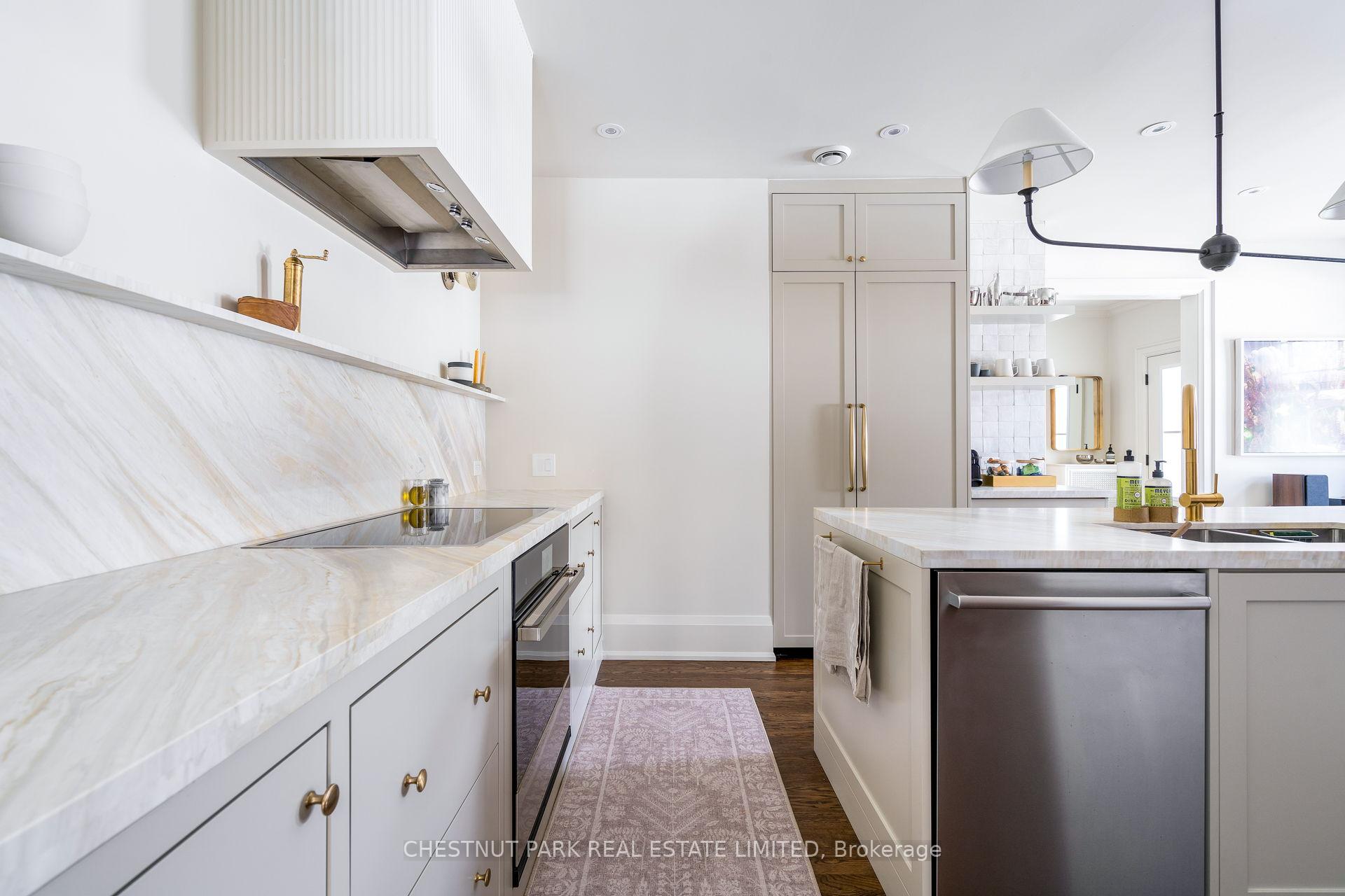 Photo 11 of 105 Lascelles Boulevard, Toronto, Yonge-Eglinton — HOMEH
