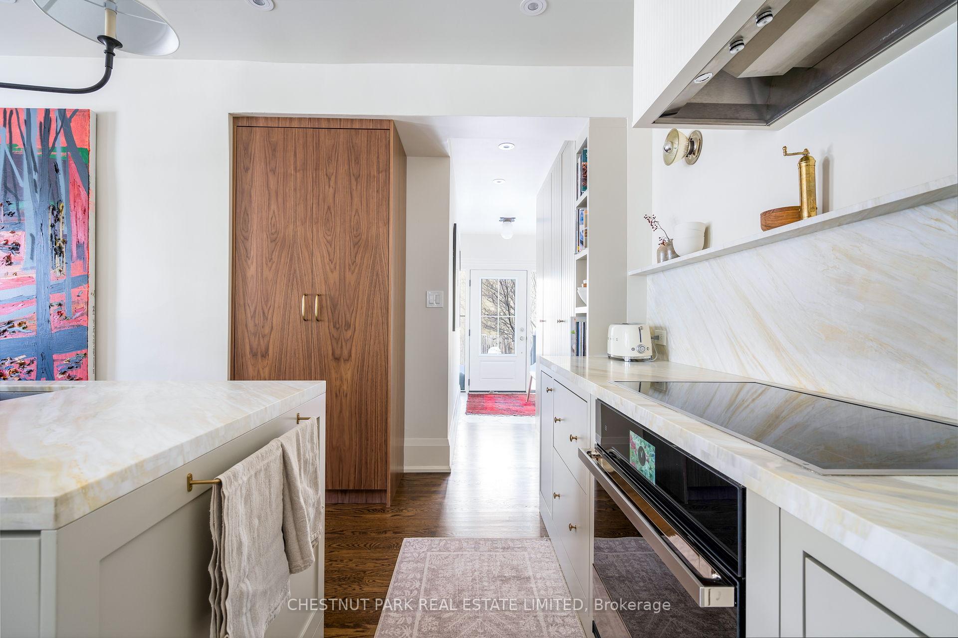 Photo 17 of 105 Lascelles Boulevard, Toronto, Yonge-Eglinton — HOMEH