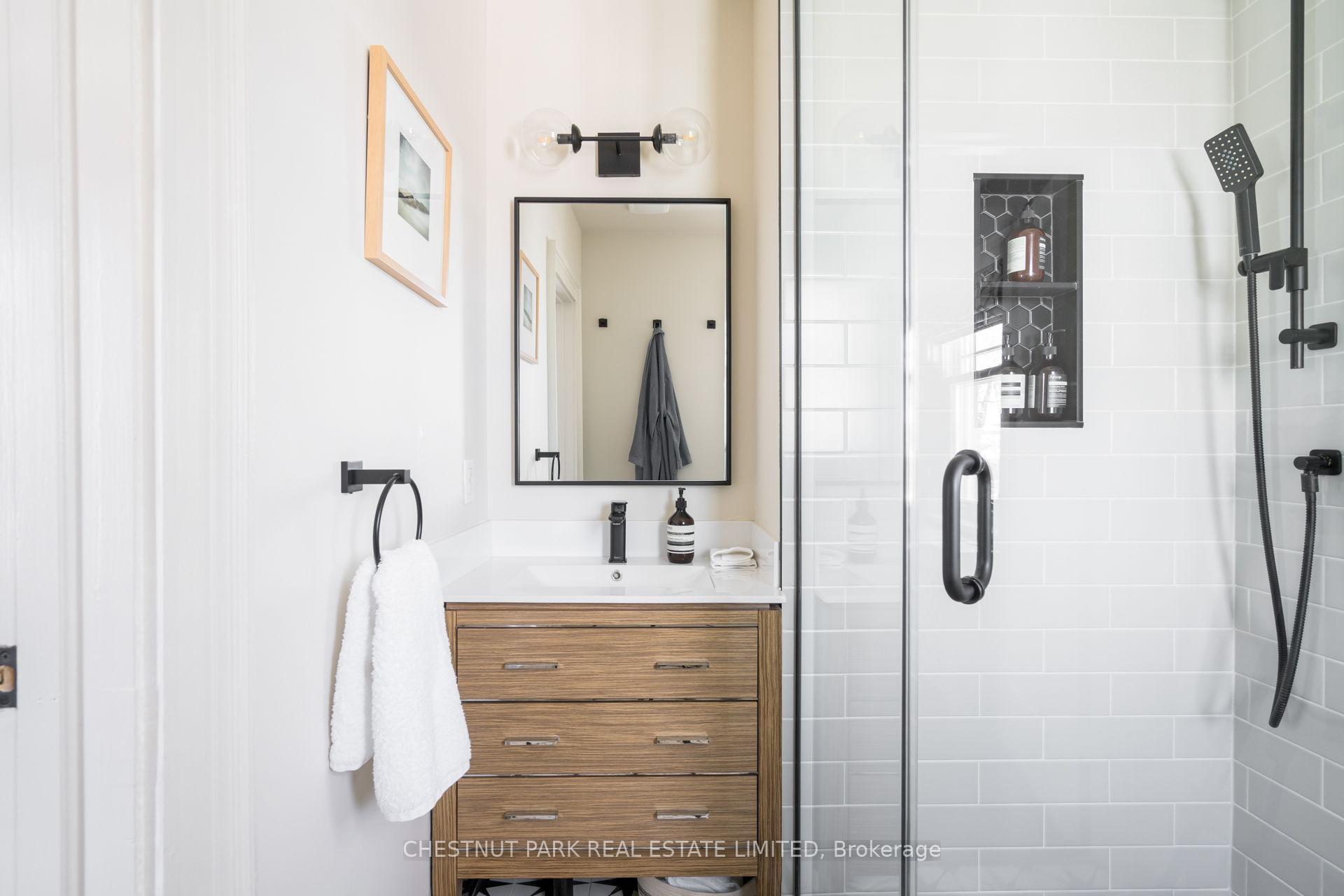 Photo 24 of 105 Lascelles Boulevard, Toronto, Yonge-Eglinton — HOMEH