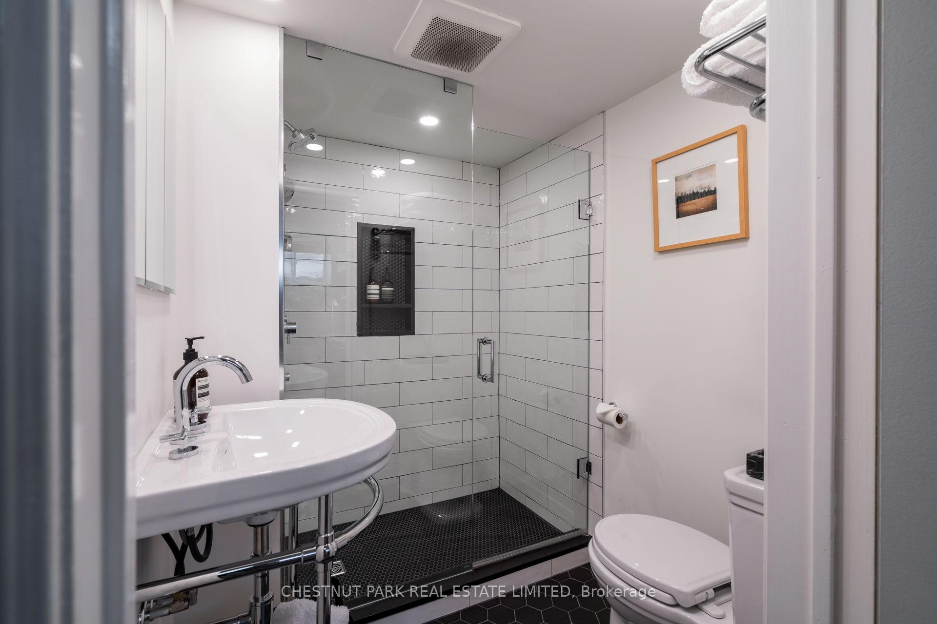 Photo 25 of 105 Lascelles Boulevard, Toronto, Yonge-Eglinton — HOMEH