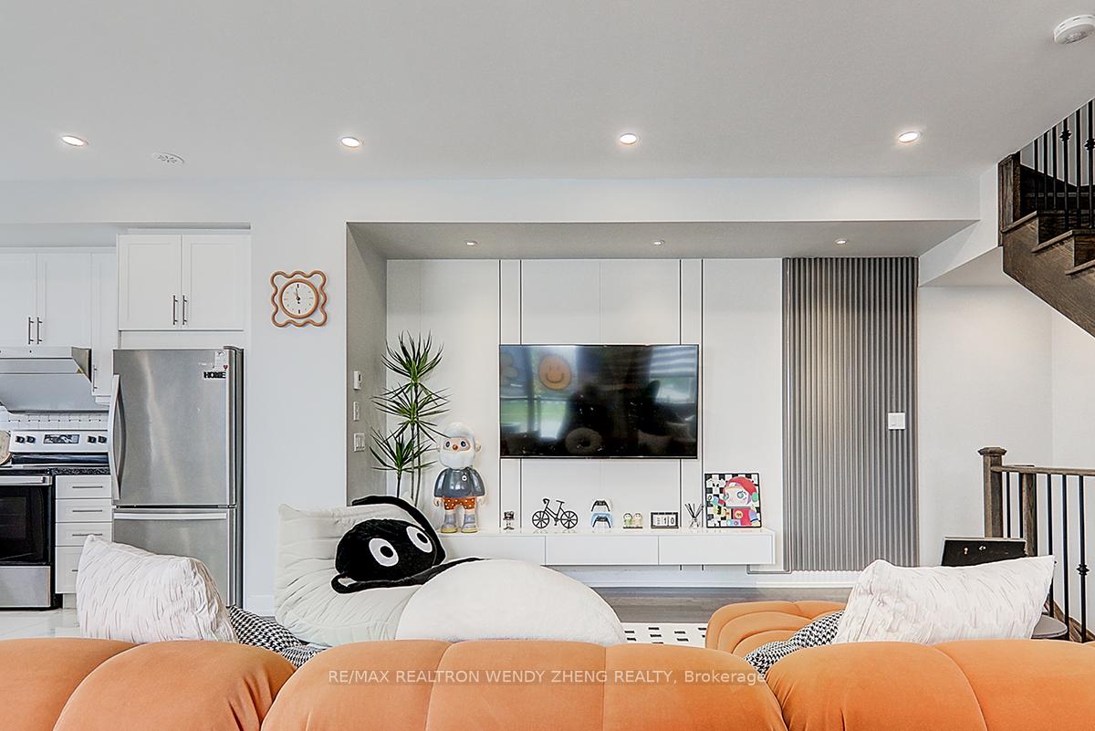 Photo 23 of 36 Gilbert Wright Avenue, Markham, Angus Glen — HOMEH
