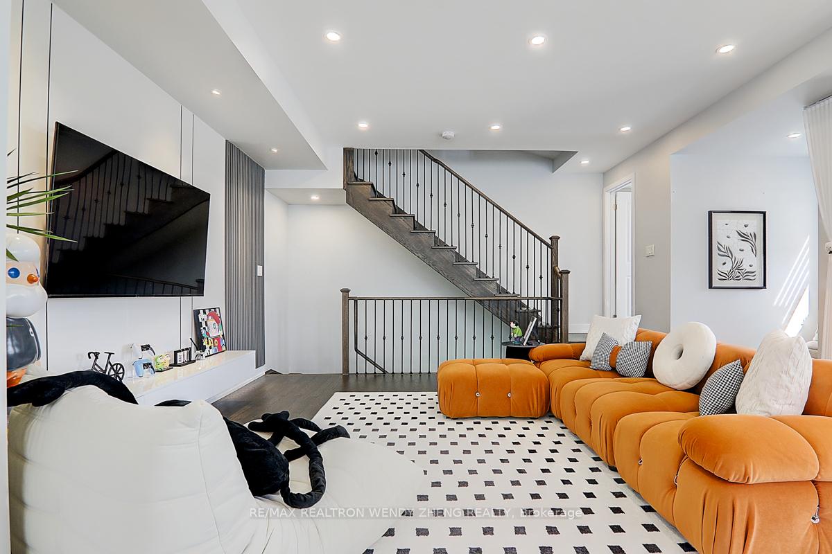 Photo 12 of 36 Gilbert Wright Avenue, Markham, Angus Glen — HOMEH