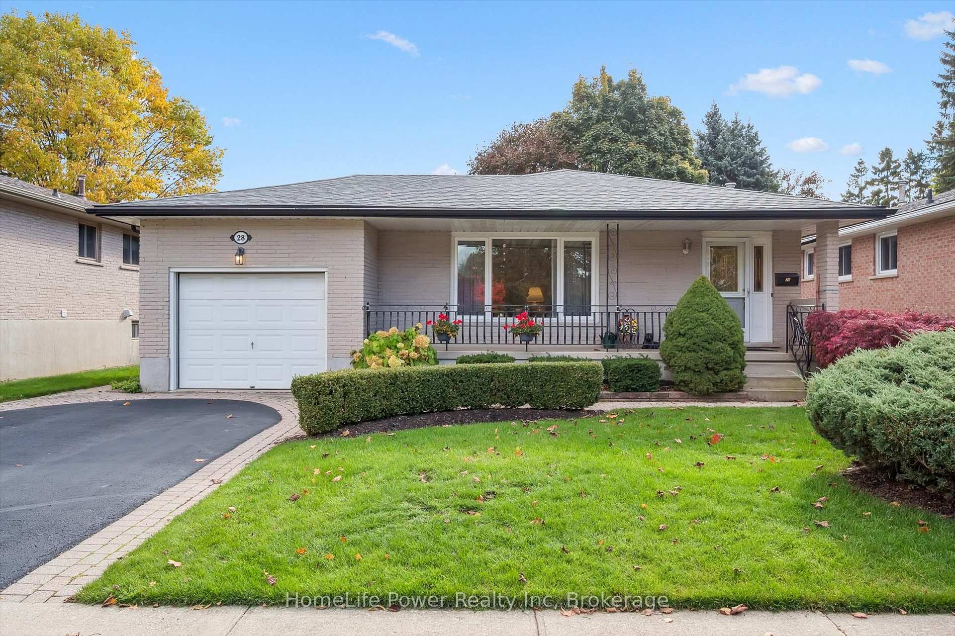 Photo 1 of 28 Matthew Drive, Guelph, Willow West/Sugarbush/West Acres — HOMEH