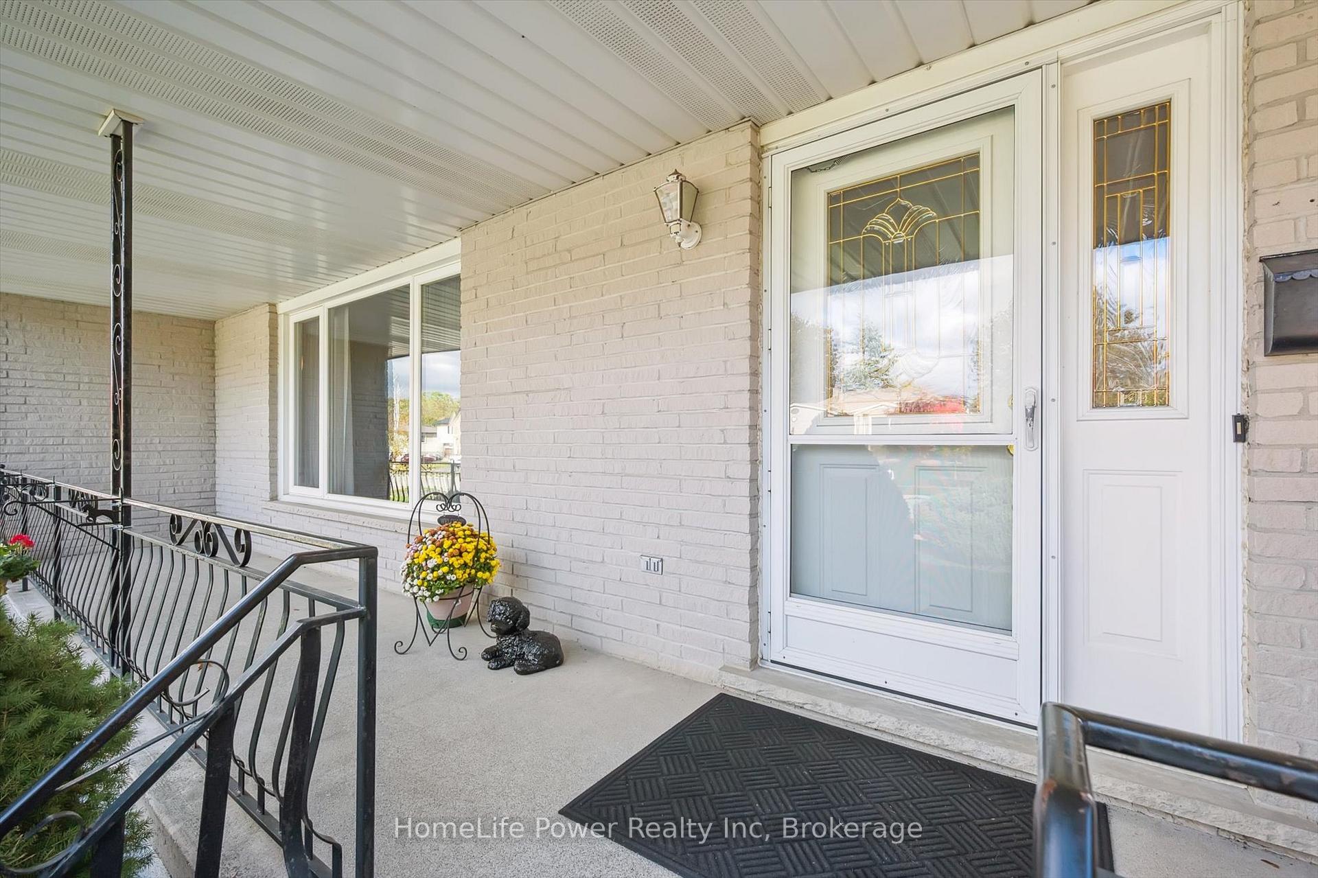 Photo 8 of 28 Matthew Drive, Guelph, Willow West/Sugarbush/West Acres — HOMEH