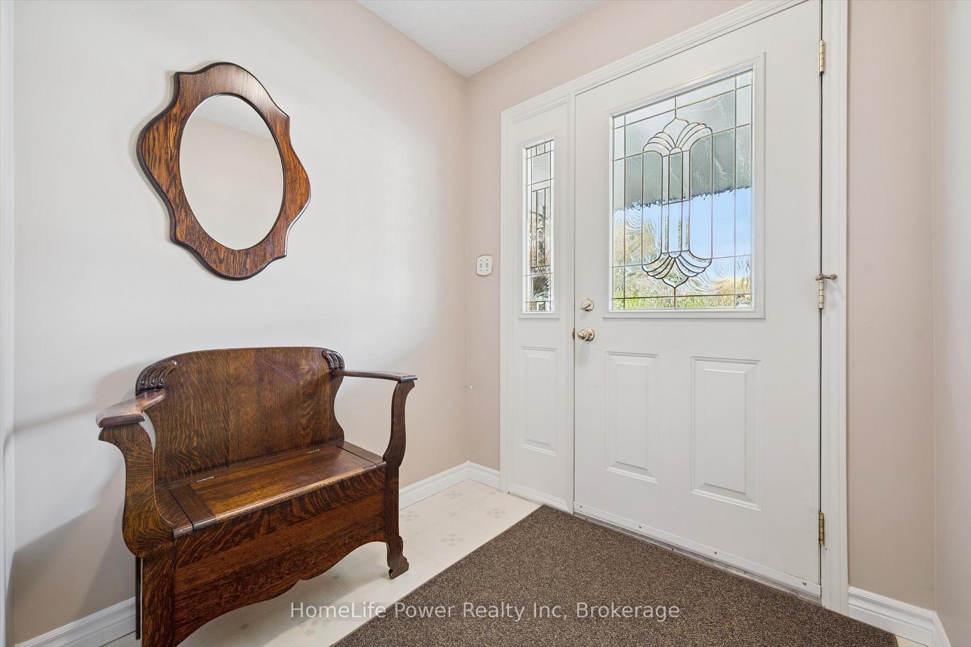 Photo 9 of 28 Matthew Drive, Guelph, Willow West/Sugarbush/West Acres — HOMEH