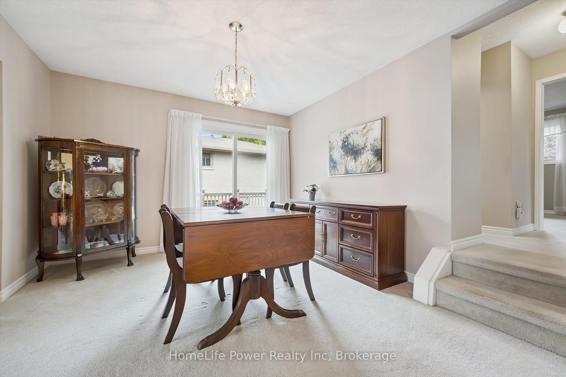 Photo 14 of 28 Matthew Drive, Guelph, Willow West/Sugarbush/West Acres — HOMEH
