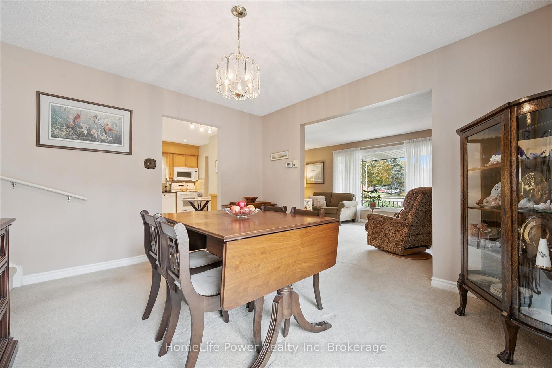 Photo 15 of 28 Matthew Drive, Guelph, Willow West/Sugarbush/West Acres — HOMEH