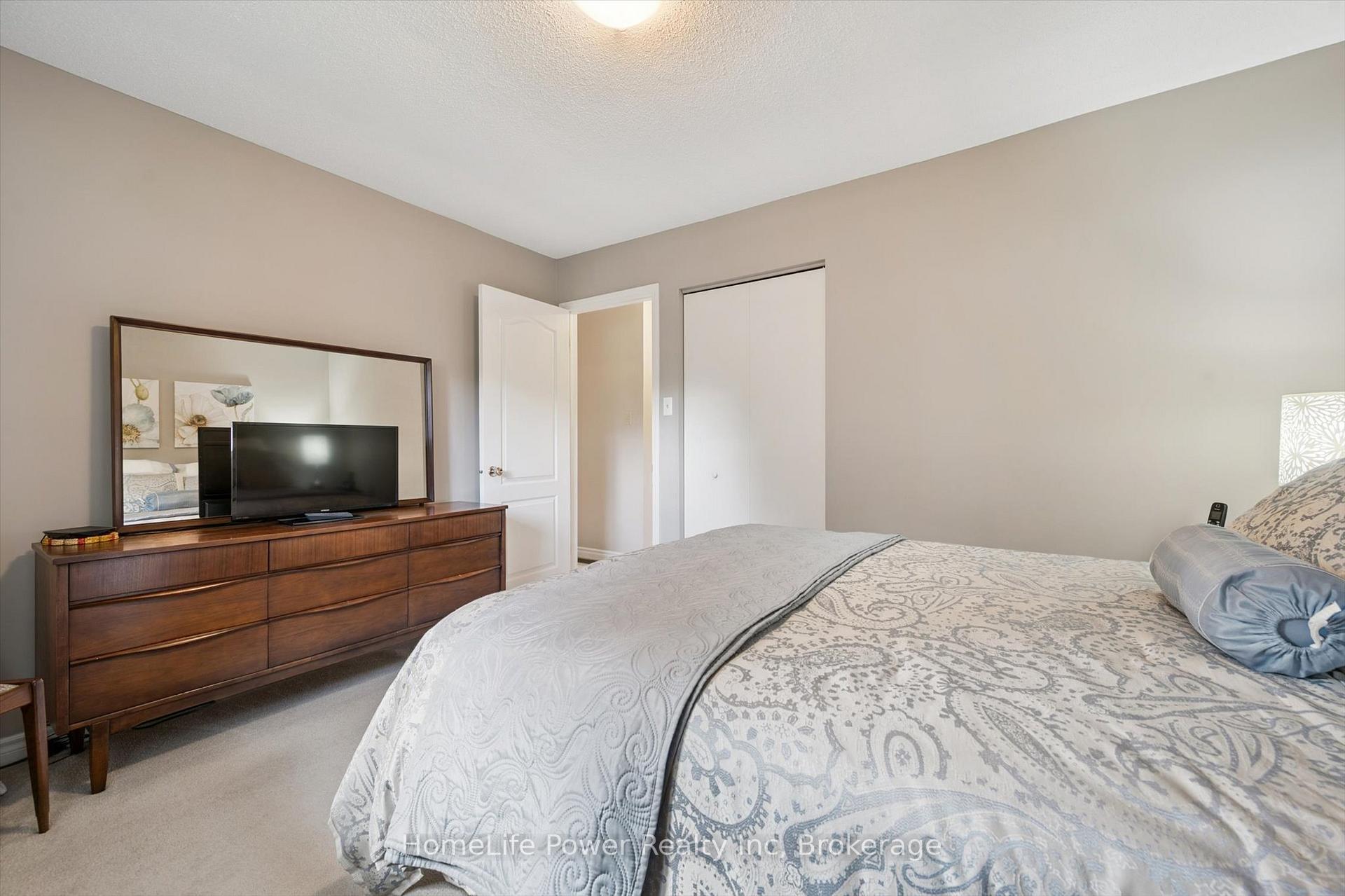 Photo 23 of 28 Matthew Drive, Guelph, Willow West/Sugarbush/West Acres — HOMEH