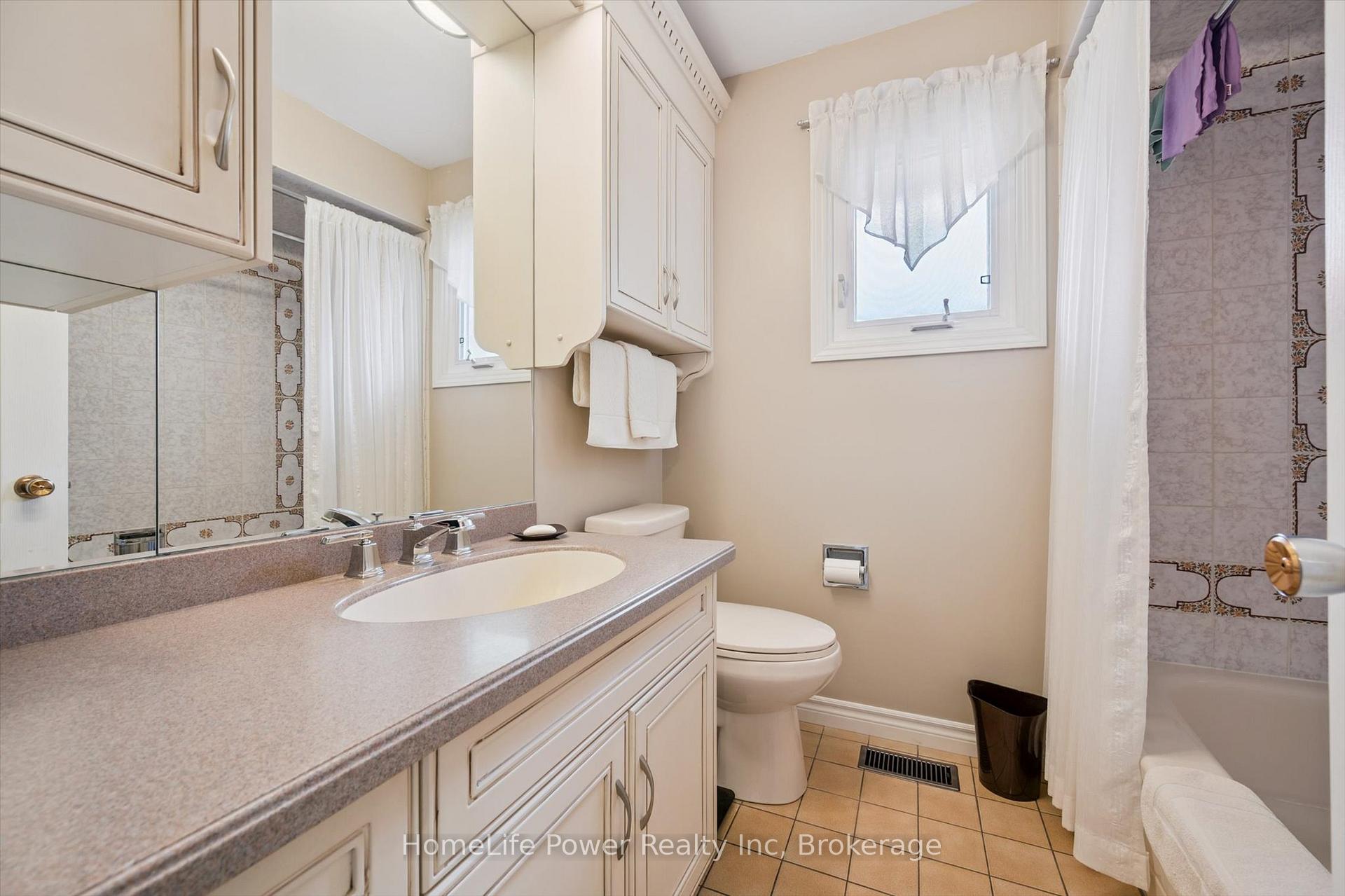 Photo 28 of 28 Matthew Drive, Guelph, Willow West/Sugarbush/West Acres — HOMEH