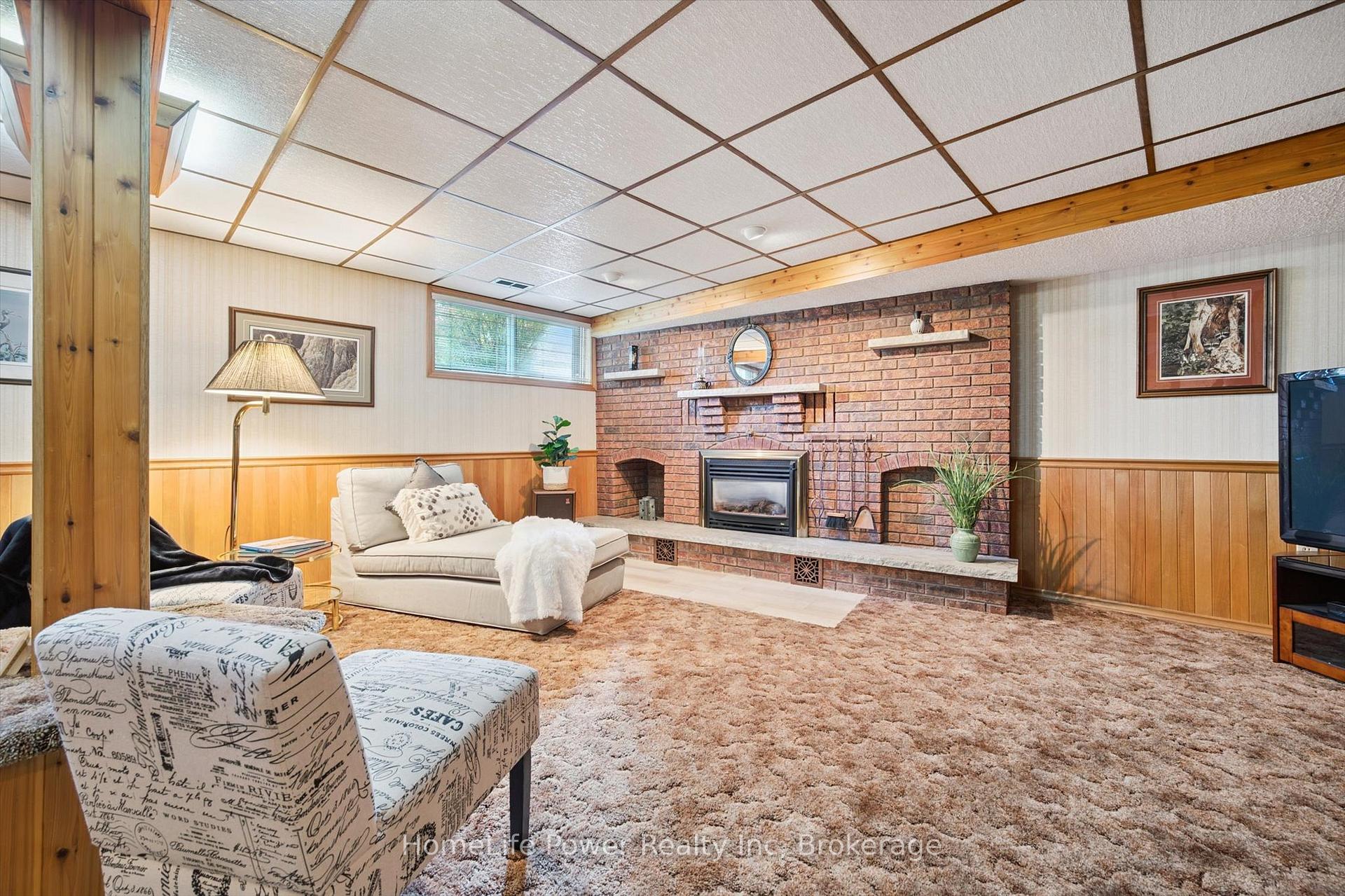 Photo 29 of 28 Matthew Drive, Guelph, Willow West/Sugarbush/West Acres — HOMEH