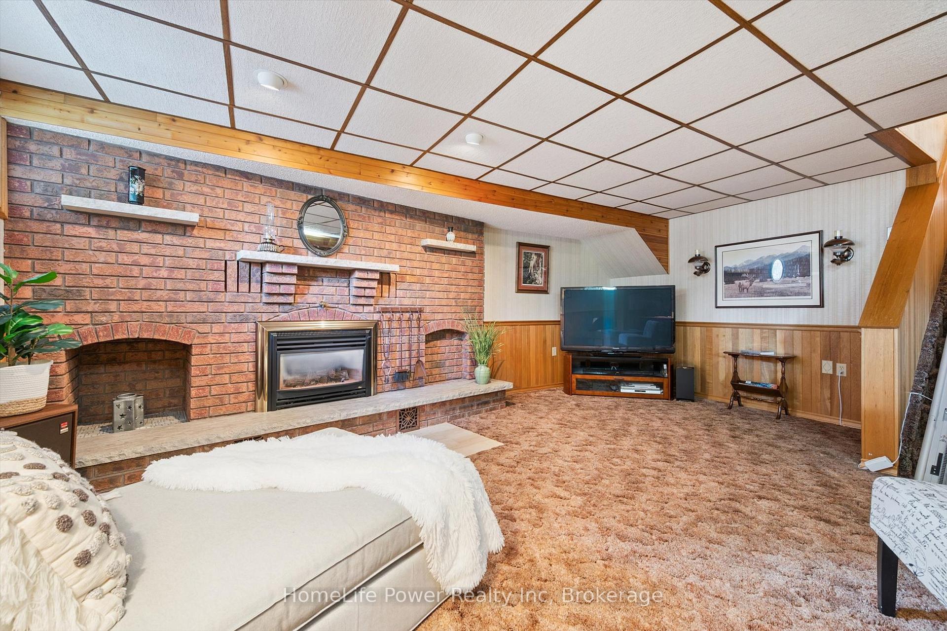 Photo 30 of 28 Matthew Drive, Guelph, Willow West/Sugarbush/West Acres — HOMEH