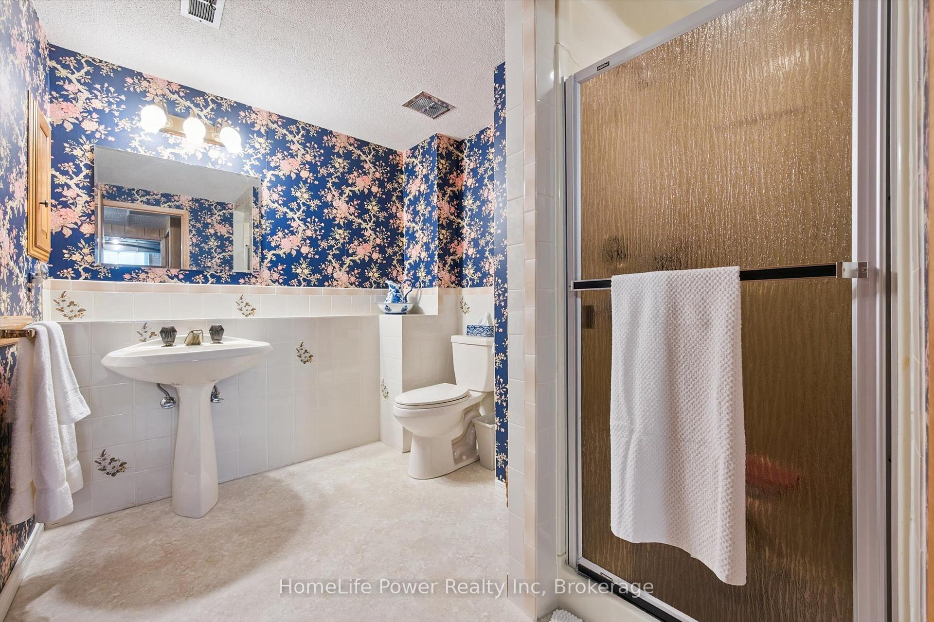 Photo 37 of 28 Matthew Drive, Guelph, Willow West/Sugarbush/West Acres — HOMEH