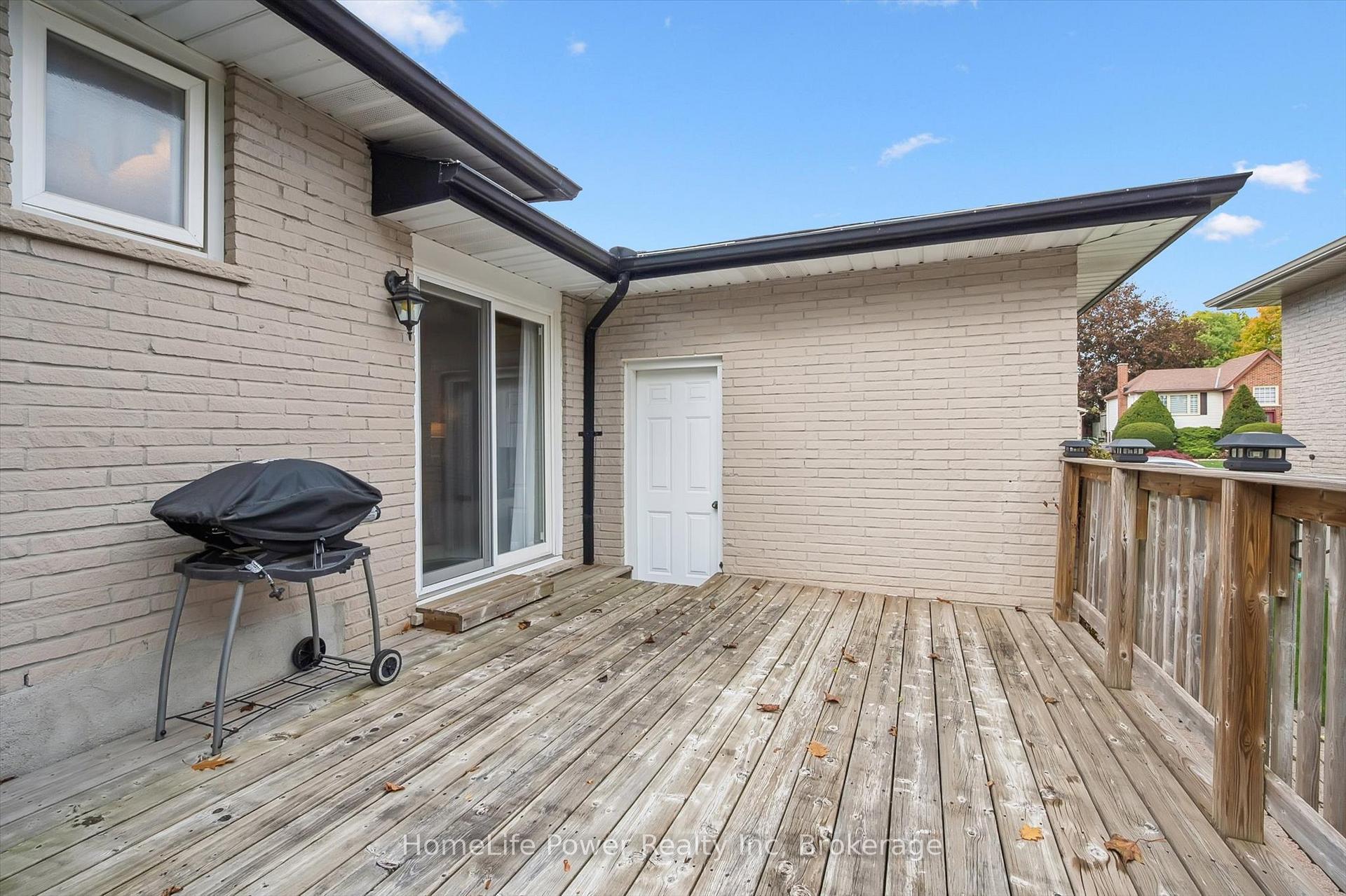 Photo 45 of 28 Matthew Drive, Guelph, Willow West/Sugarbush/West Acres — HOMEH