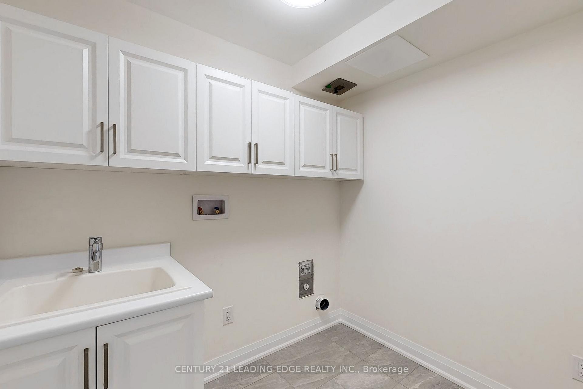 Photo 12 of 8 Silvermills Lane, Markham, Angus Glen — HOMEH