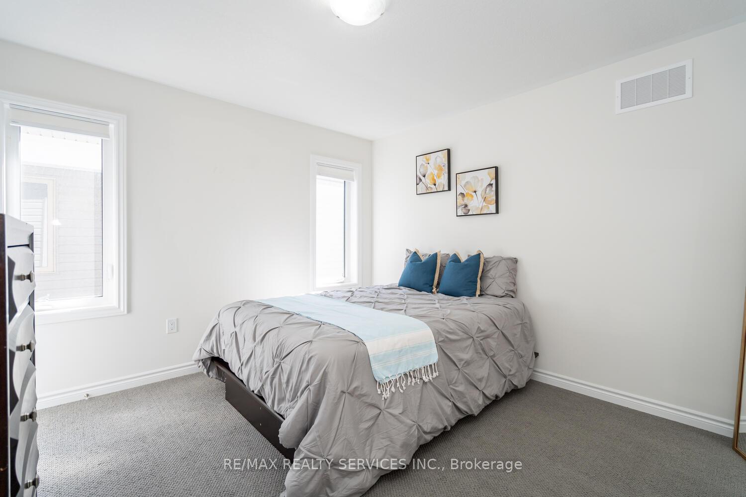 Photo 25 of 13 Mears Road, Brant, Paris — HOMEH