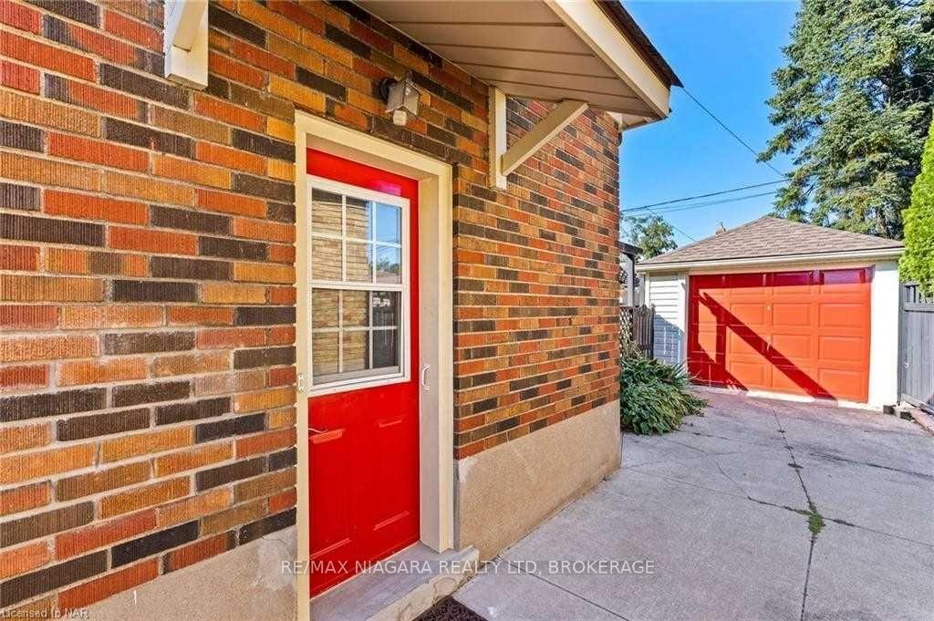 Photo 18 of 45 Linden Street, St. Catharines, Downtown — HOMEH