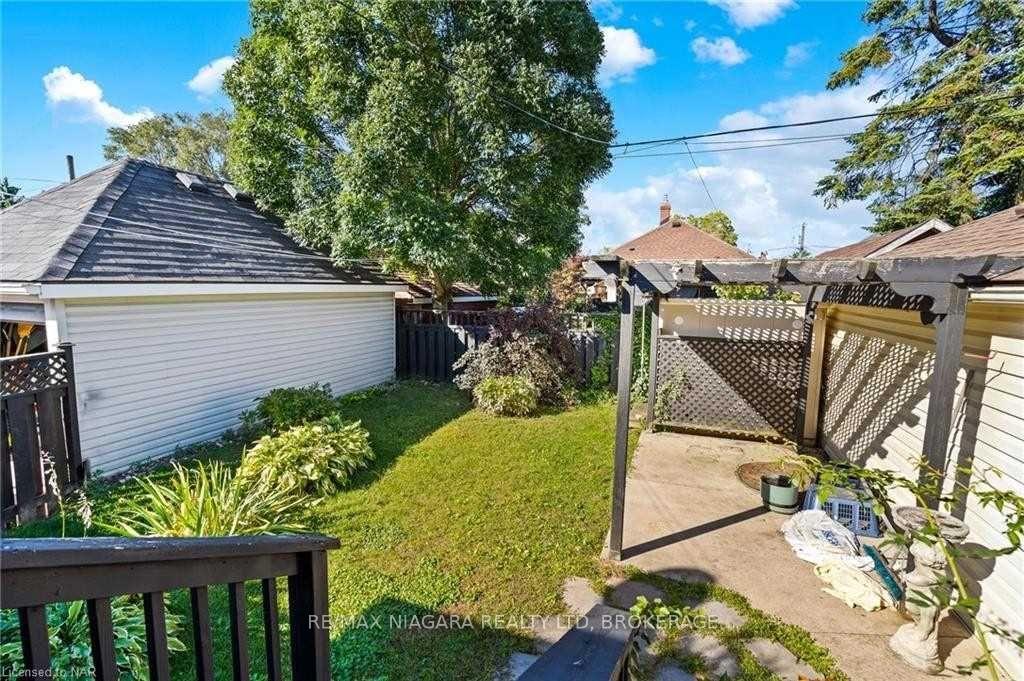 Photo 26 of 45 Linden Street, St. Catharines, Downtown — HOMEH