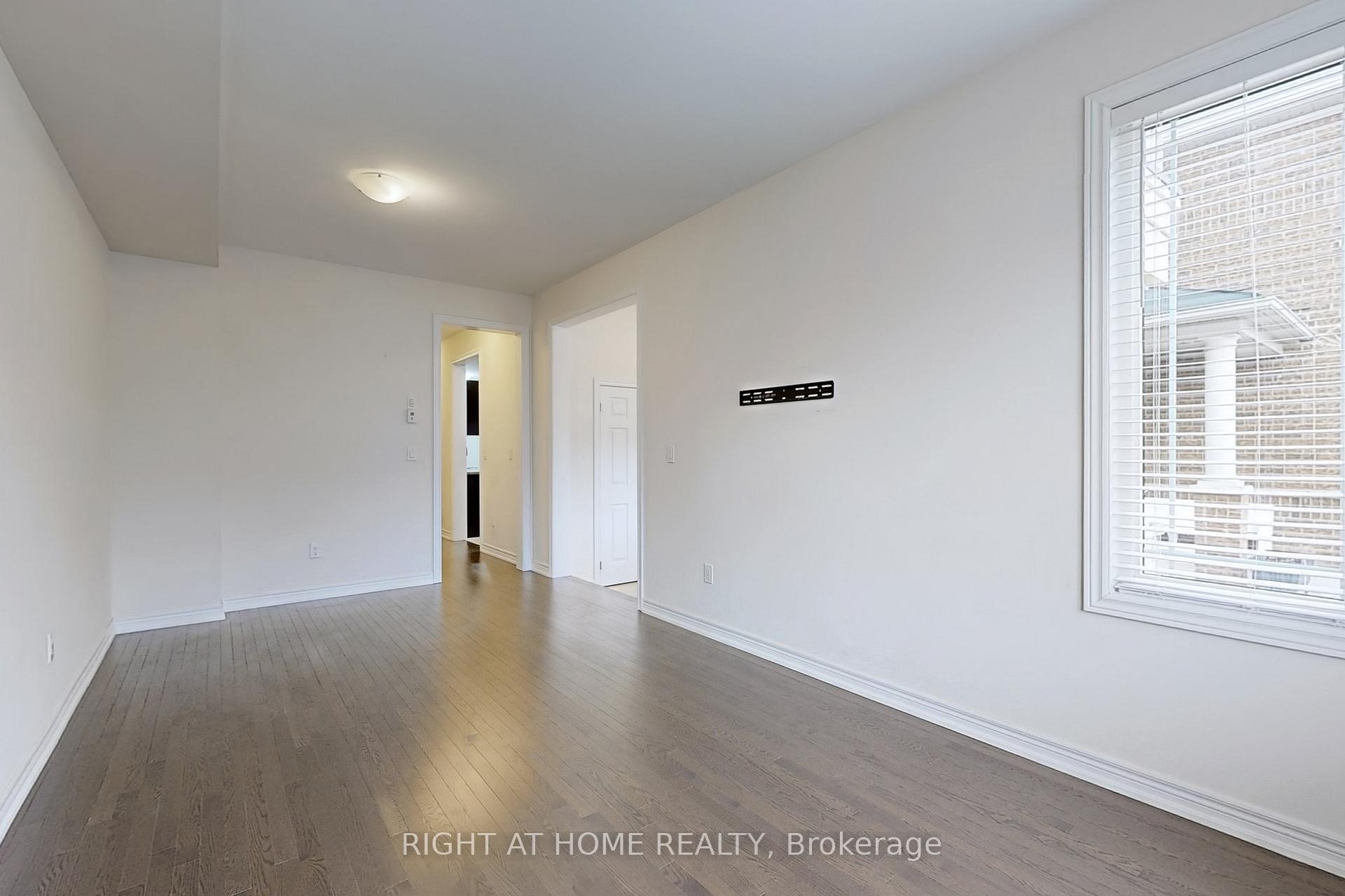 Photo 3 of 186 Northvale Road, Markham, Cornell — HOMEH