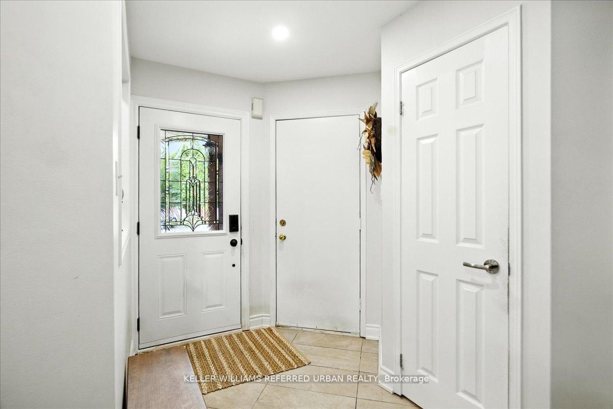 Photo 5 of 373 Pinnacle Trail, Aurora, Bayview Wellington — HOMEH
