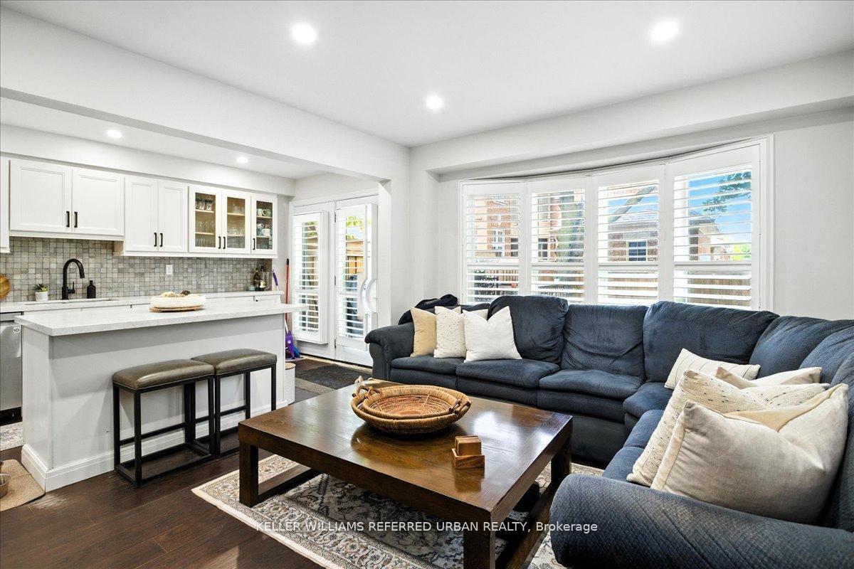 Photo 33 of 373 Pinnacle Trail, Aurora, Bayview Wellington — HOMEH