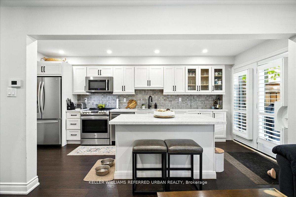 Photo 7 of 373 Pinnacle Trail, Aurora, Bayview Wellington — HOMEH
