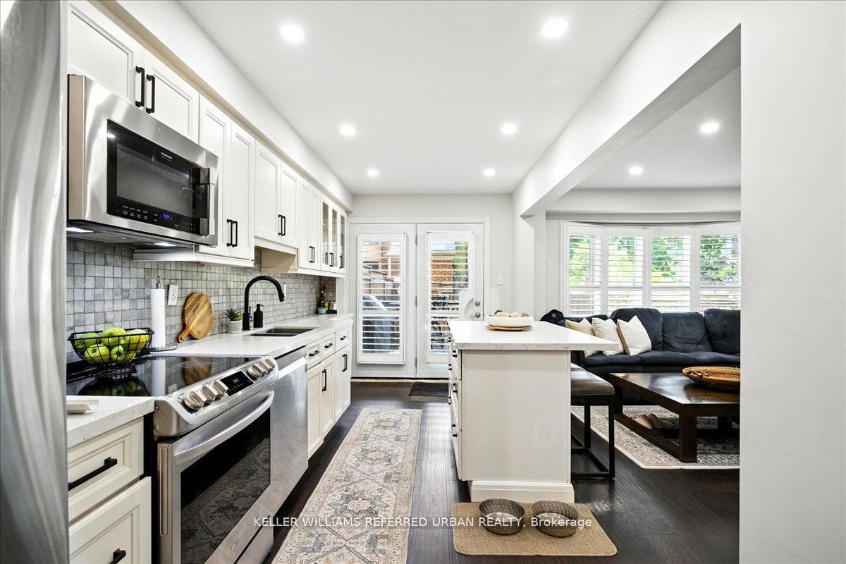 Photo 8 of 373 Pinnacle Trail, Aurora, Bayview Wellington — HOMEH