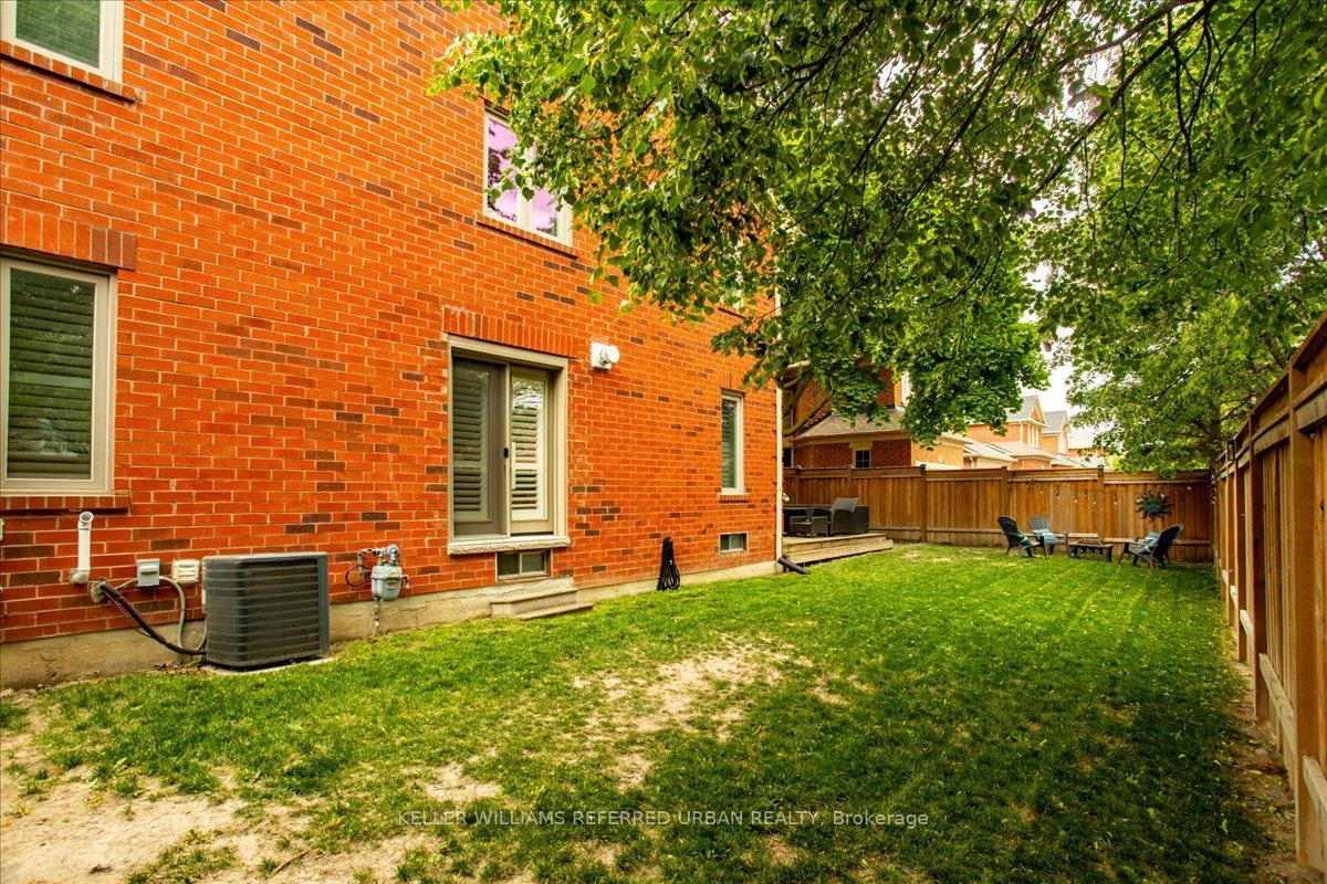 Photo 37 of 373 Pinnacle Trail, Aurora, Bayview Wellington — HOMEH