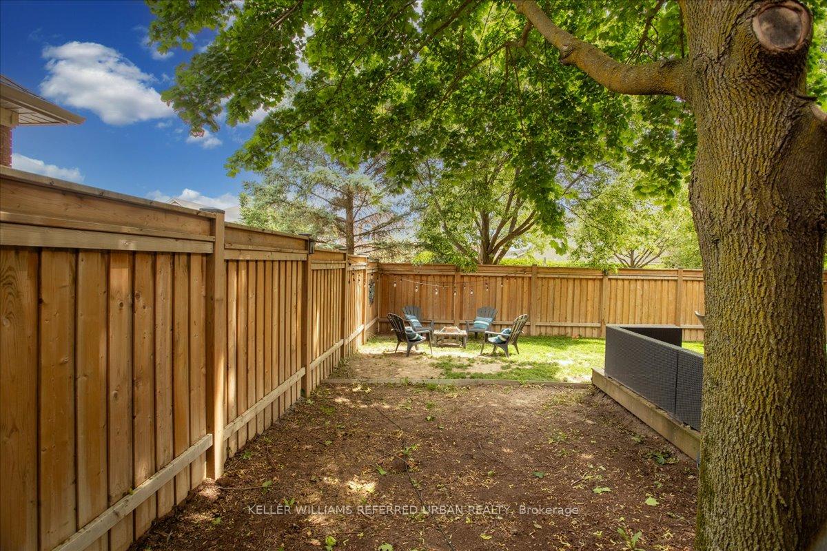 Photo 34 of 373 Pinnacle Trail, Aurora, Bayview Wellington — HOMEH