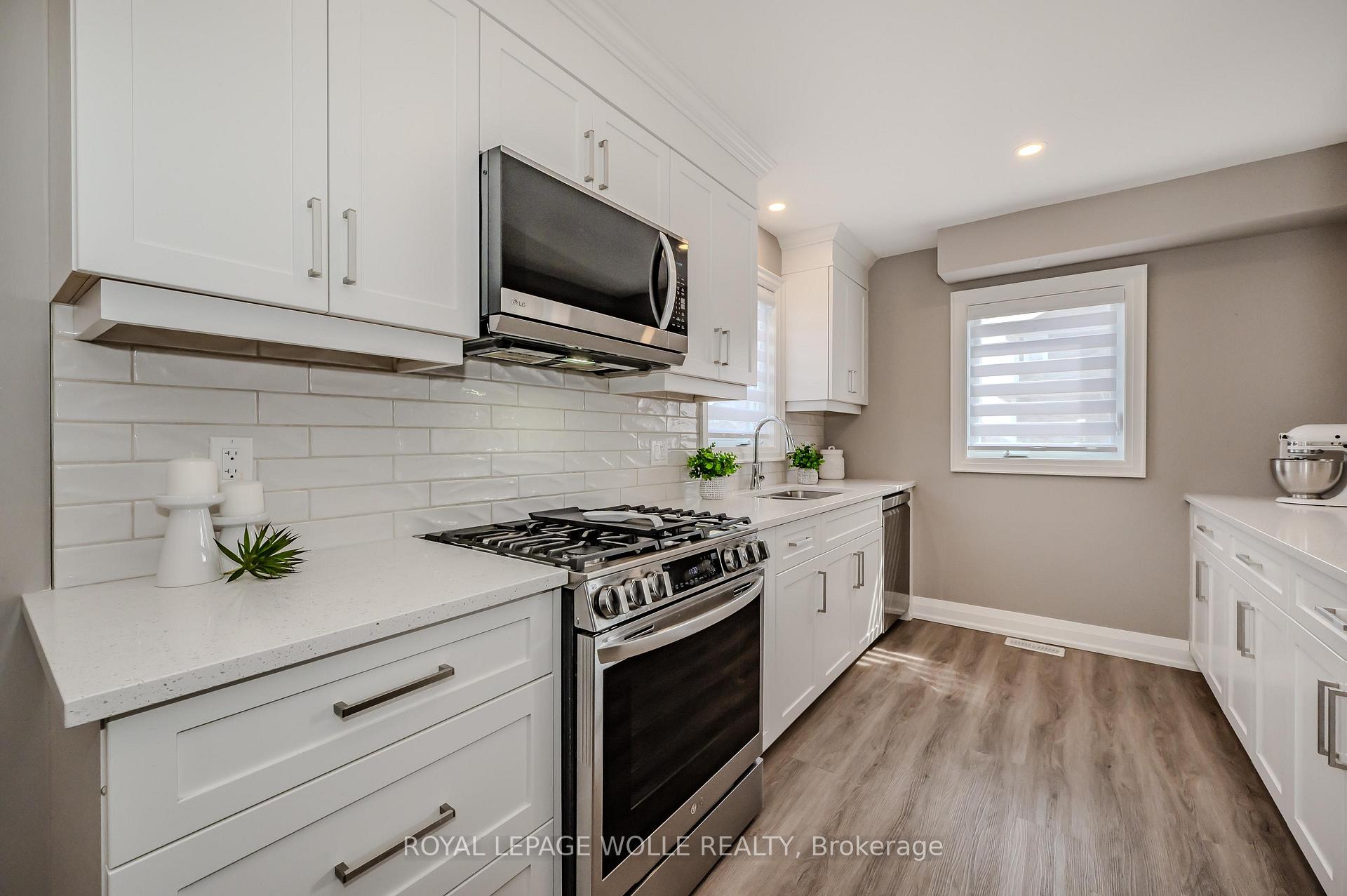 Photo 2 of 124 Woodberry Crescent, Woolwich — HOMEH