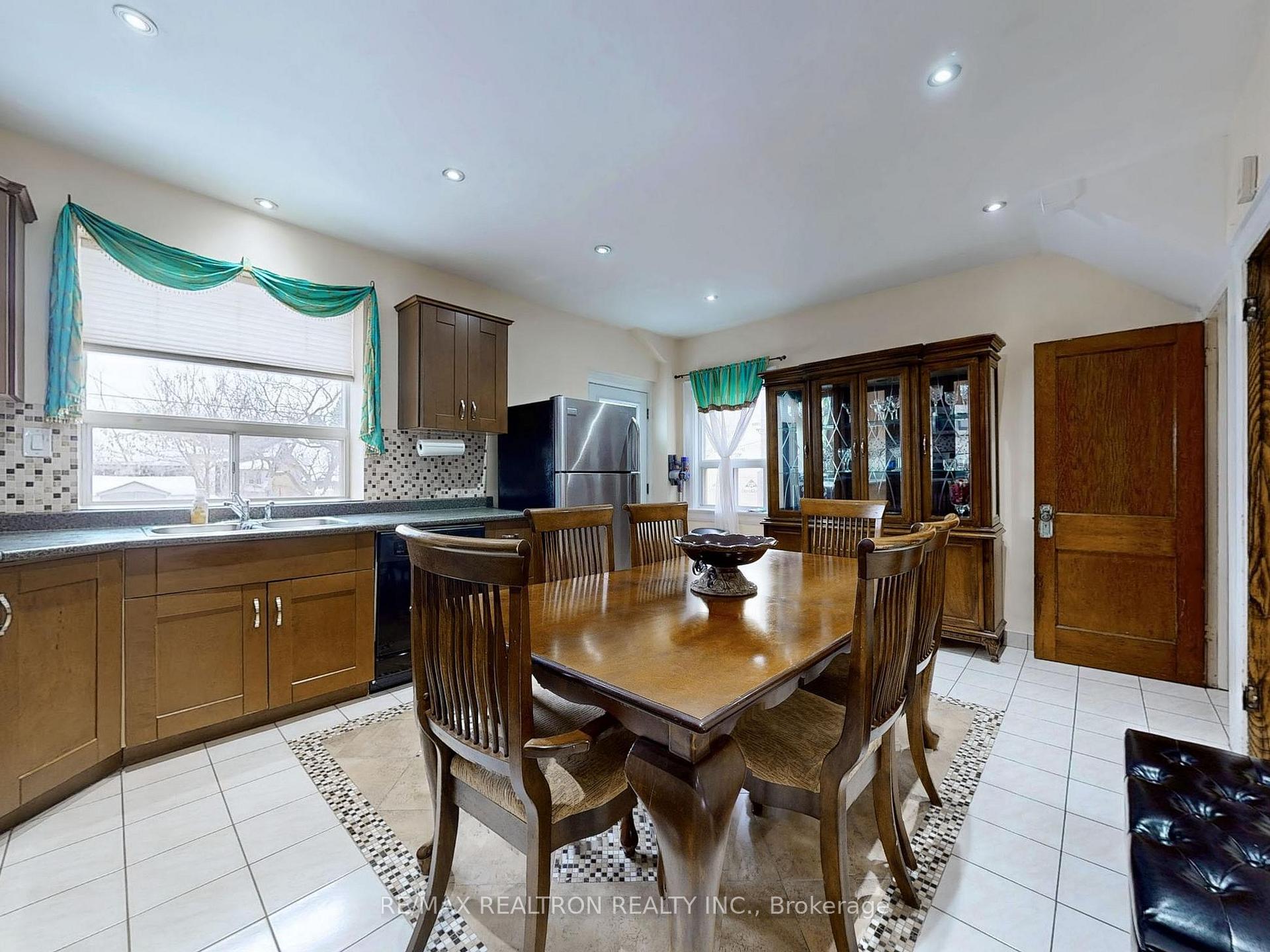 Photo 3 of 408 Lauder Avenue, Toronto, Oakwood Village — HOMEH