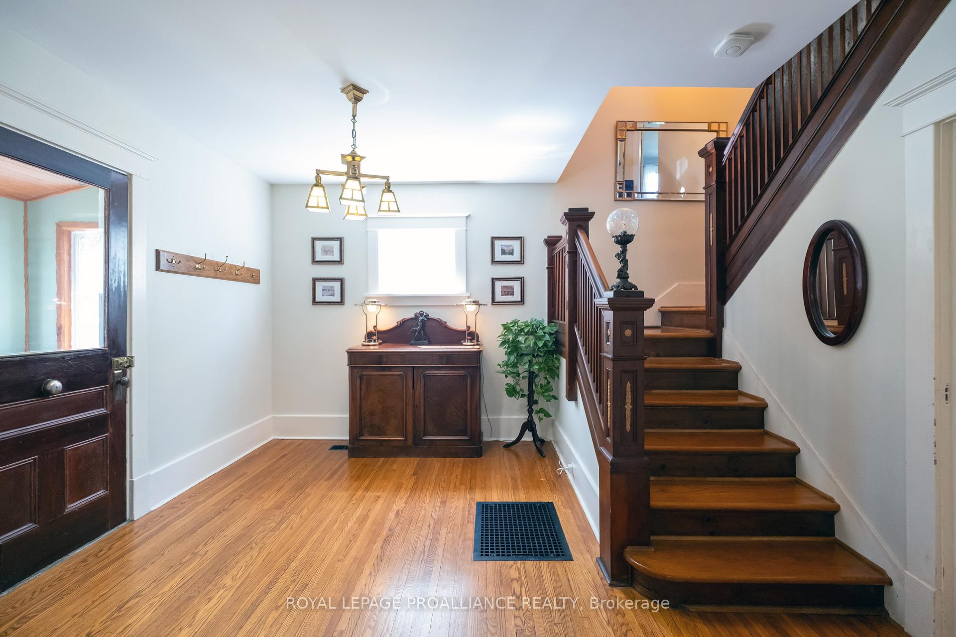 Photo 12 of 36 John Street, Stirling-Rawdon, Stirling Ward — HOMEH